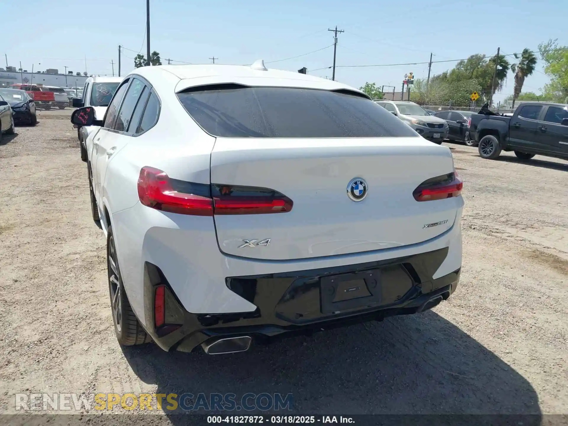 3 Photograph of a damaged car 5UX33DT05S9X68660 BMW X4 2025