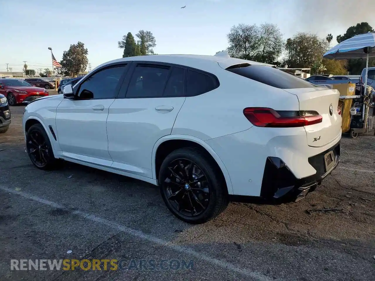 2 Photograph of a damaged car 5UX33DT06S9108806 BMW X4 2025