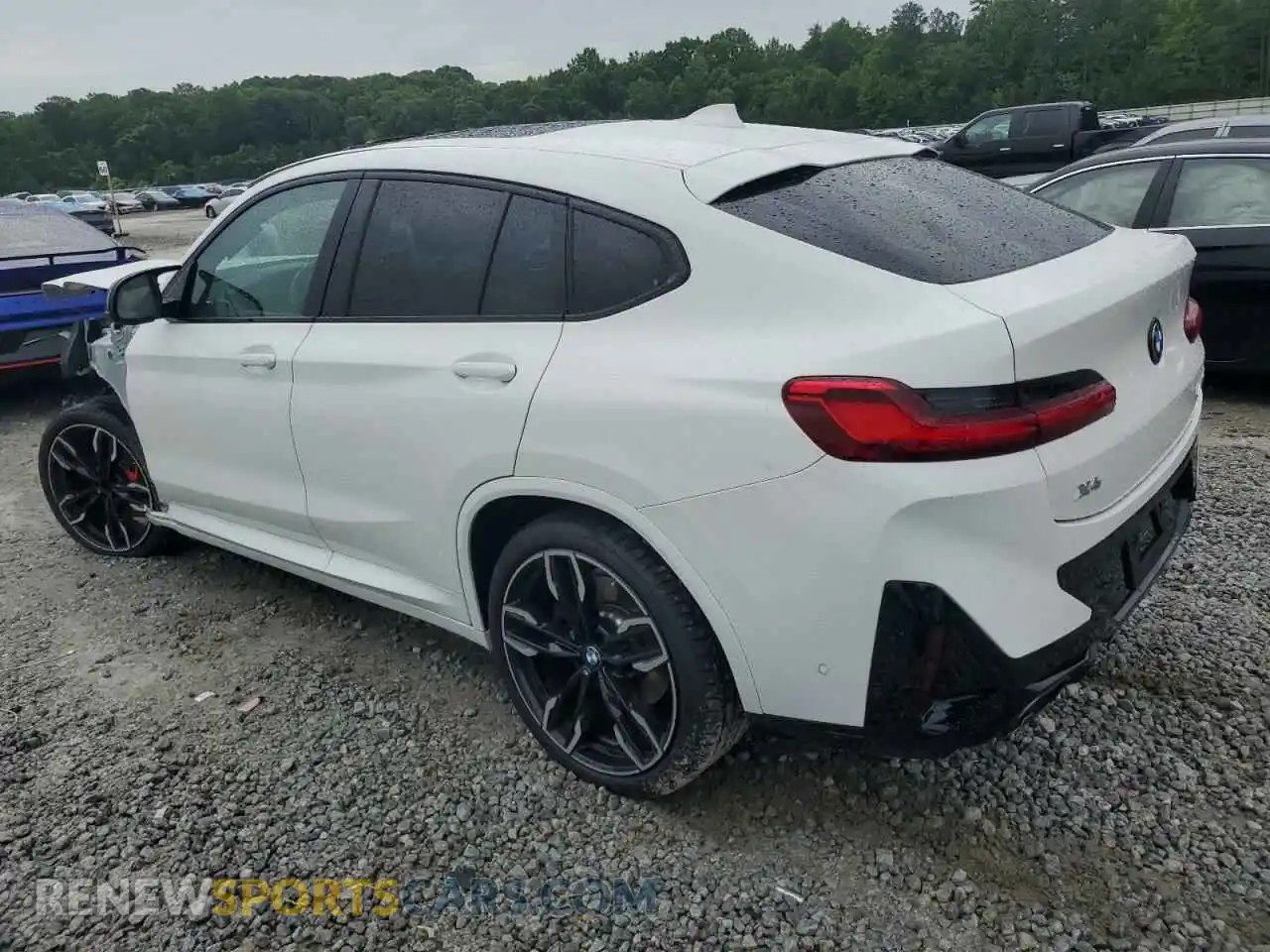 2 Photograph of a damaged car 5UX43DT01S9X98016 BMW X4 2025