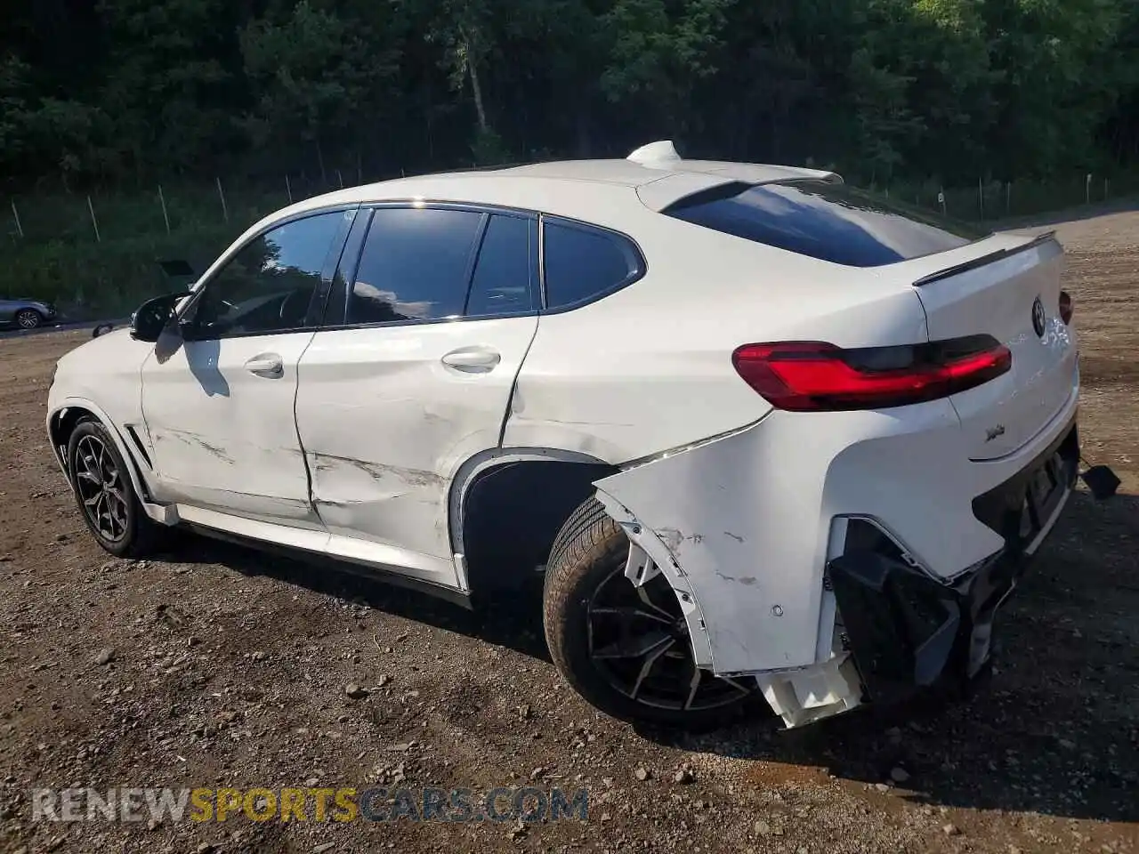 2 Photograph of a damaged car 5UX43DT06S9Y69193 BMW X4 2025