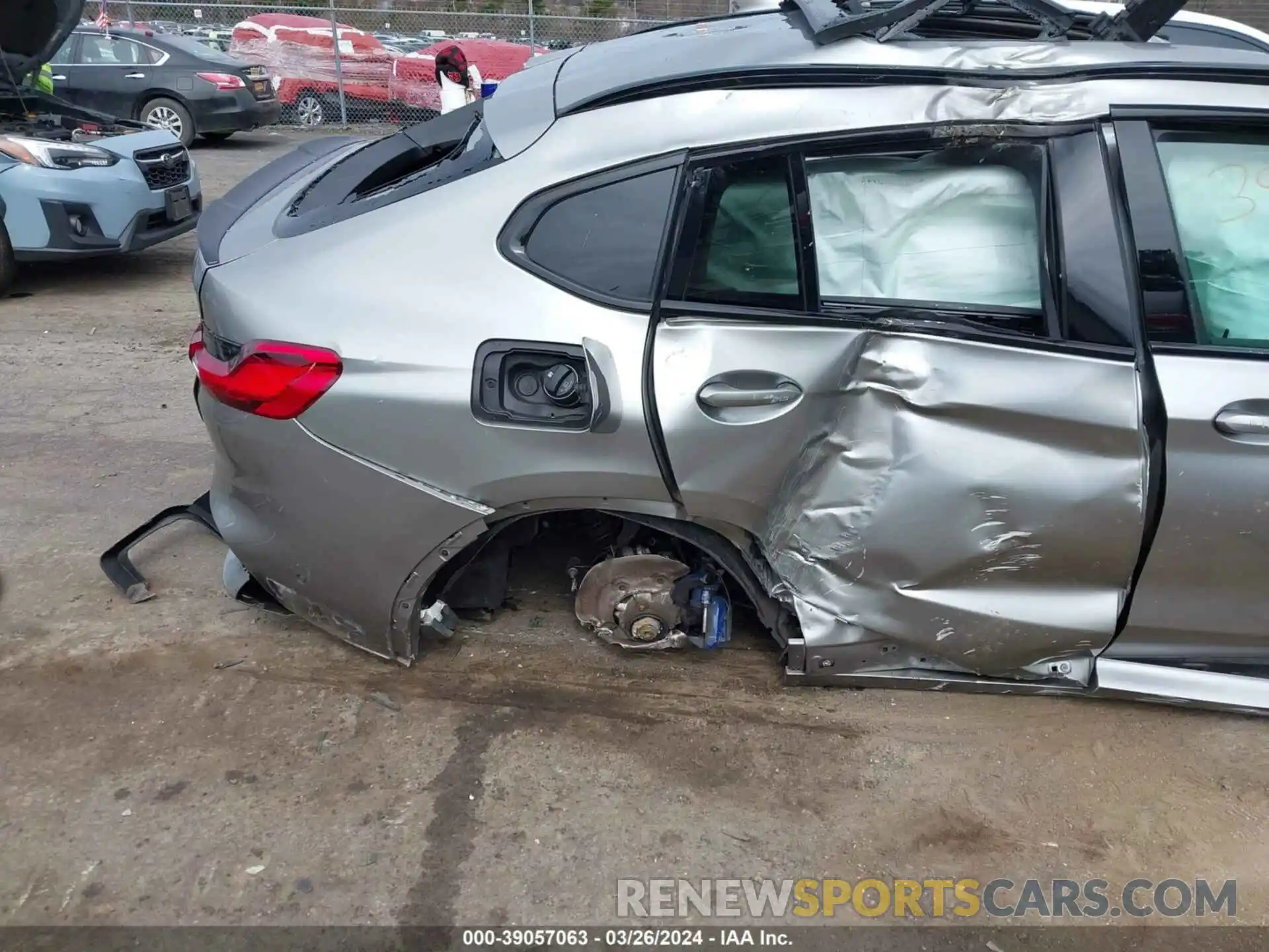 15 Photograph of a damaged car 5YMUJ0C02LLU67361 BMW X4 M 2020
