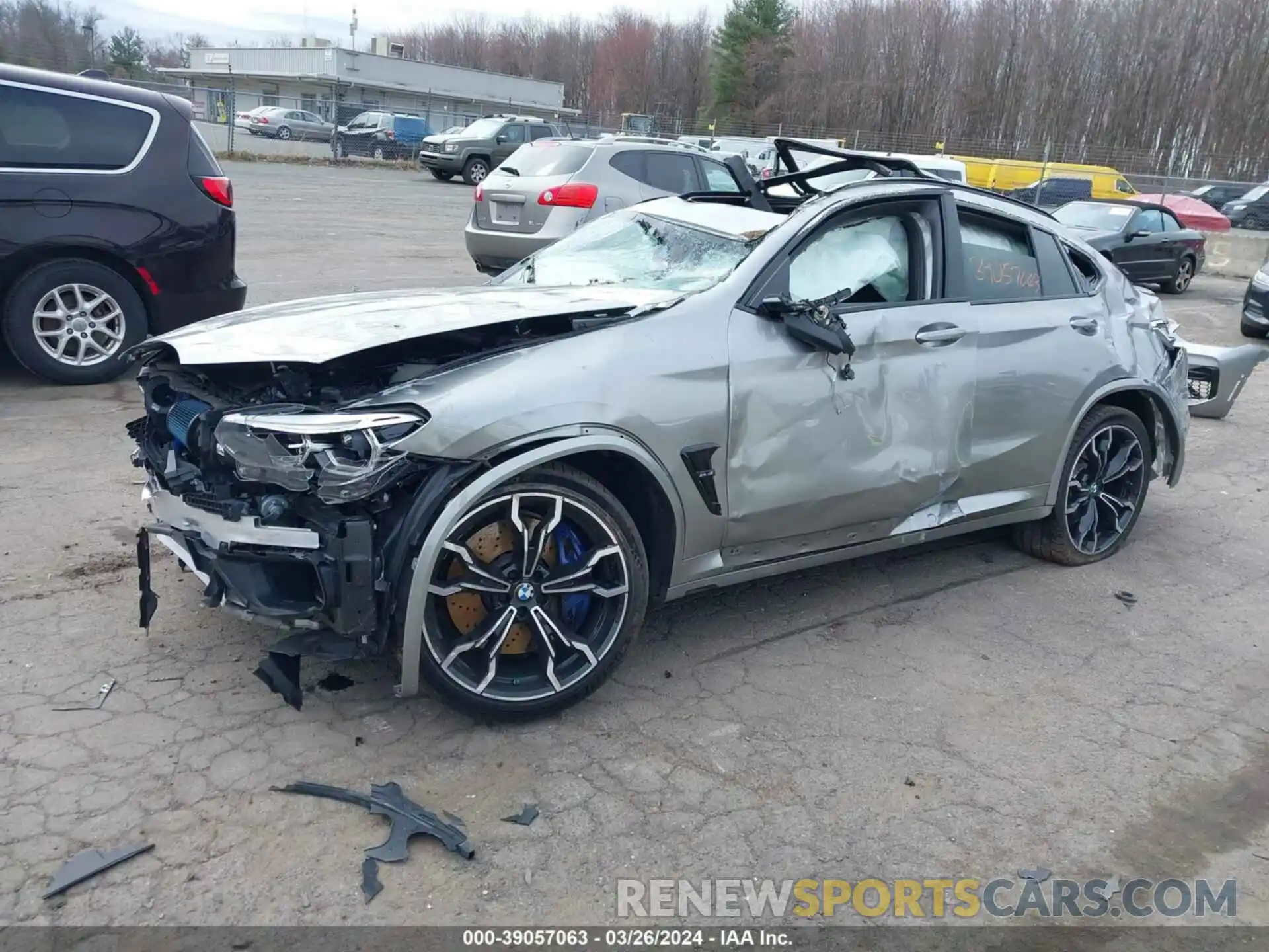 2 Photograph of a damaged car 5YMUJ0C02LLU67361 BMW X4 M 2020