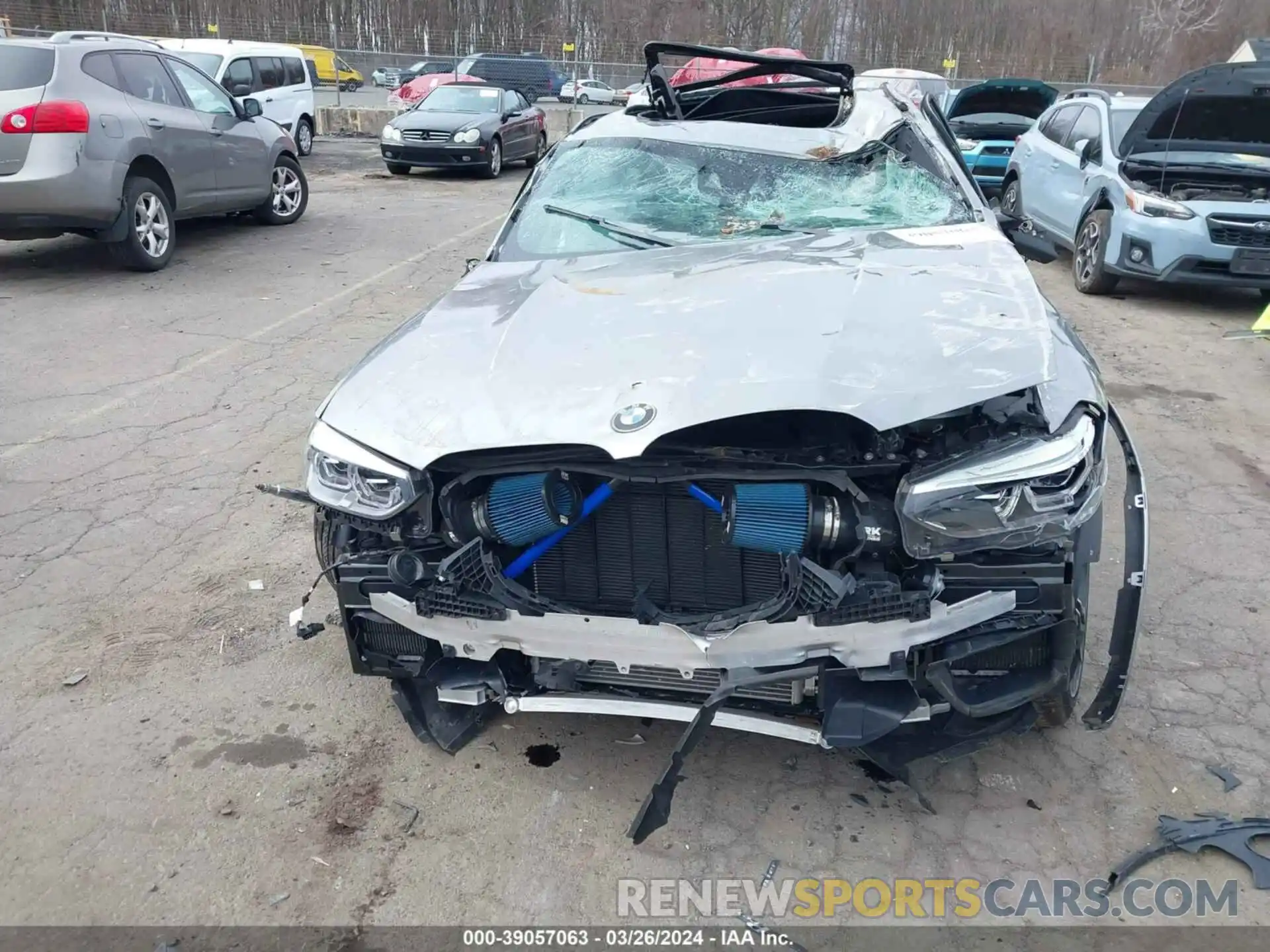 6 Photograph of a damaged car 5YMUJ0C02LLU67361 BMW X4 M 2020