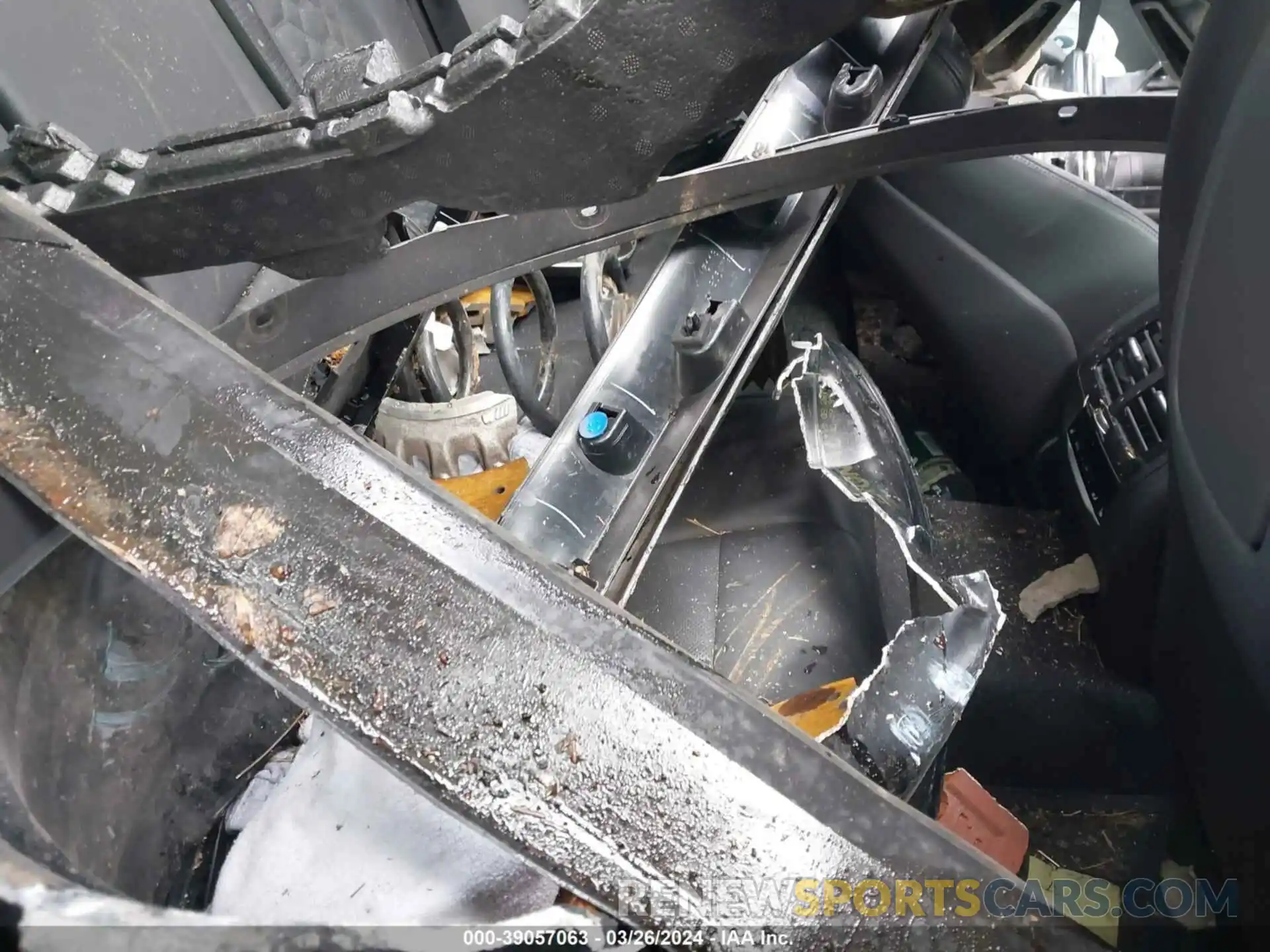 8 Photograph of a damaged car 5YMUJ0C02LLU67361 BMW X4 M 2020