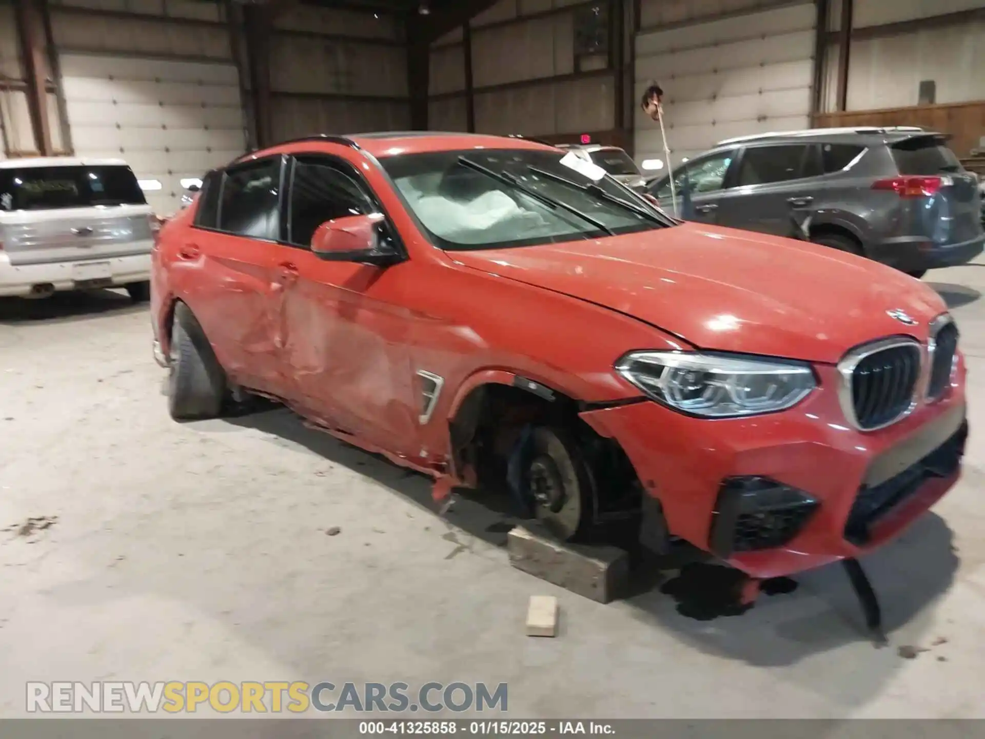 1 Photograph of a damaged car 5YMUJ0C04M9G81480 BMW X4 M 2021