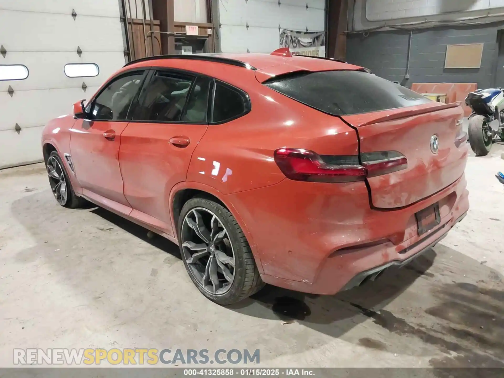 3 Photograph of a damaged car 5YMUJ0C04M9G81480 BMW X4 M 2021