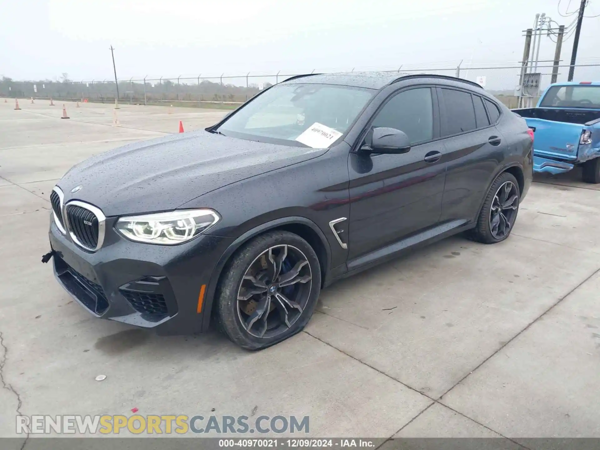 2 Photograph of a damaged car 5YMUJ0C08M9D03758 BMW X4 M 2021