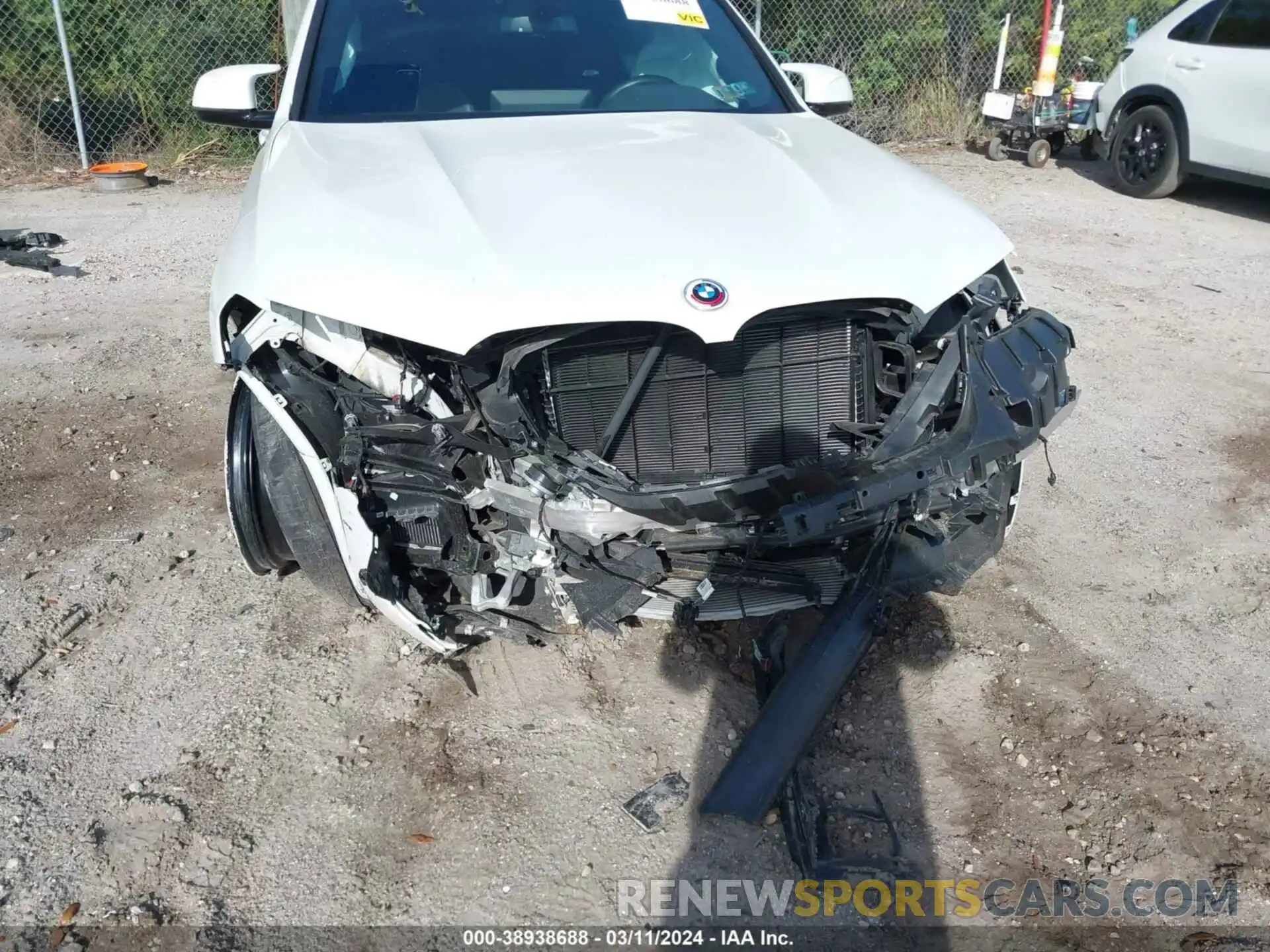 6 Photograph of a damaged car 5YM23EC08N9M99049 BMW X4 M 2022
