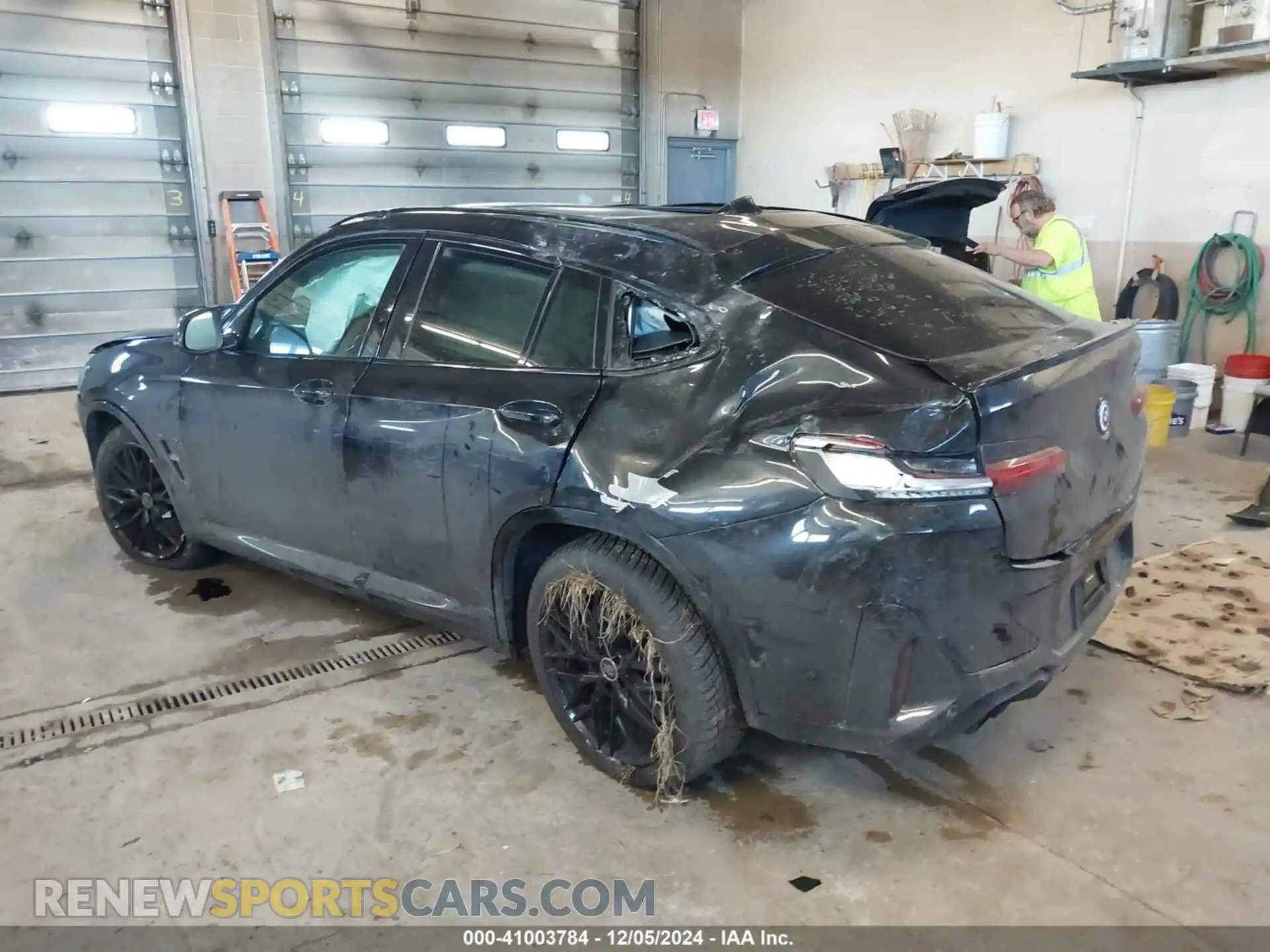 3 Photograph of a damaged car 5YM23EC05P9R57259 BMW X4 M 2023