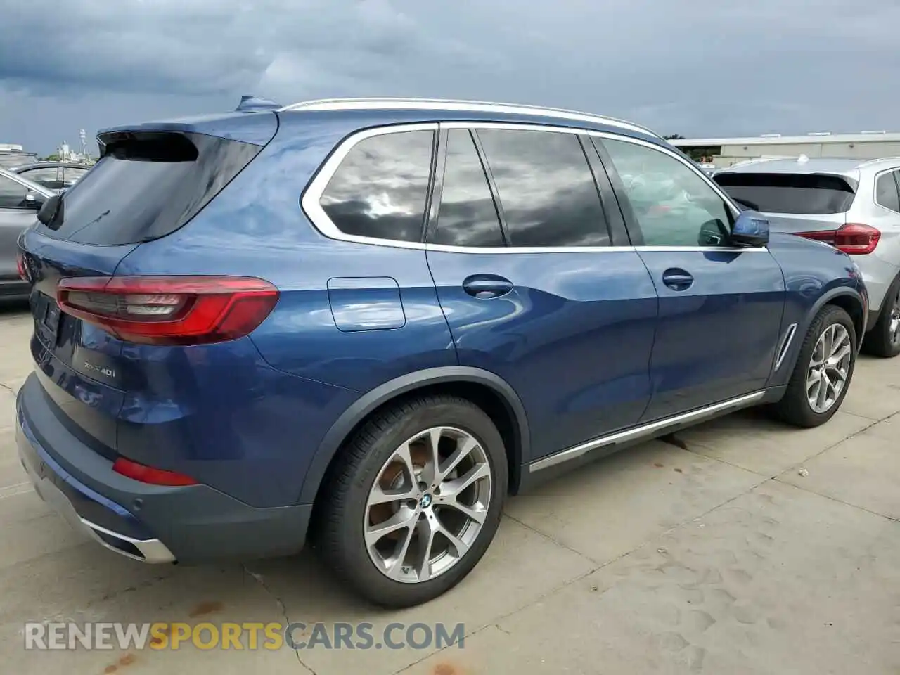 3 Photograph of a damaged car 5UXCR6C50KLL25888 BMW X5 2019
