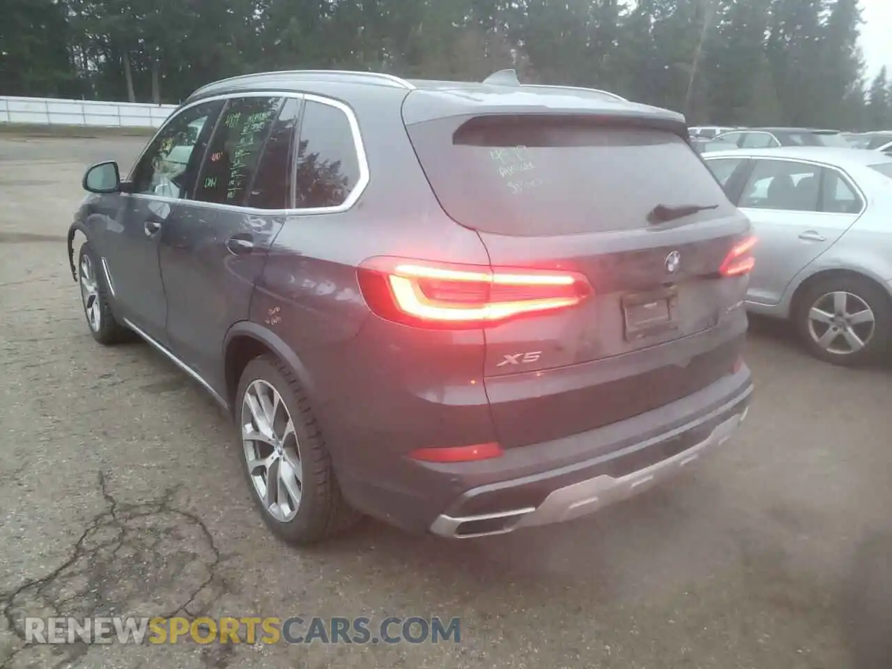 3 Photograph of a damaged car 5UXCR6C50KLL40648 BMW X5 2019