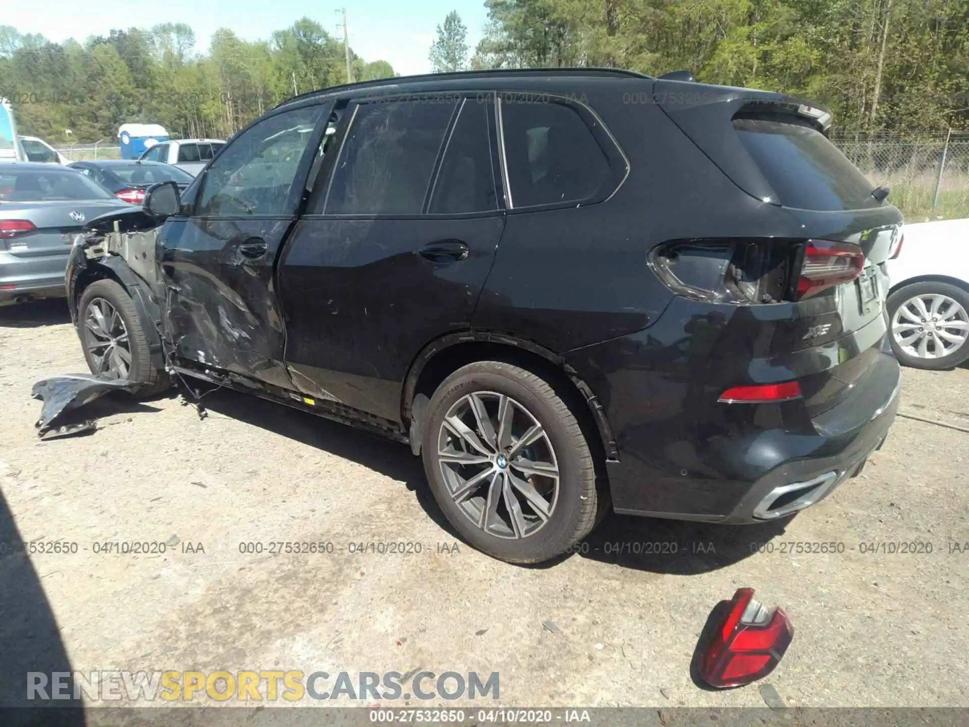 3 Photograph of a damaged car 5UXCR6C52KLL51862 BMW X5 2019