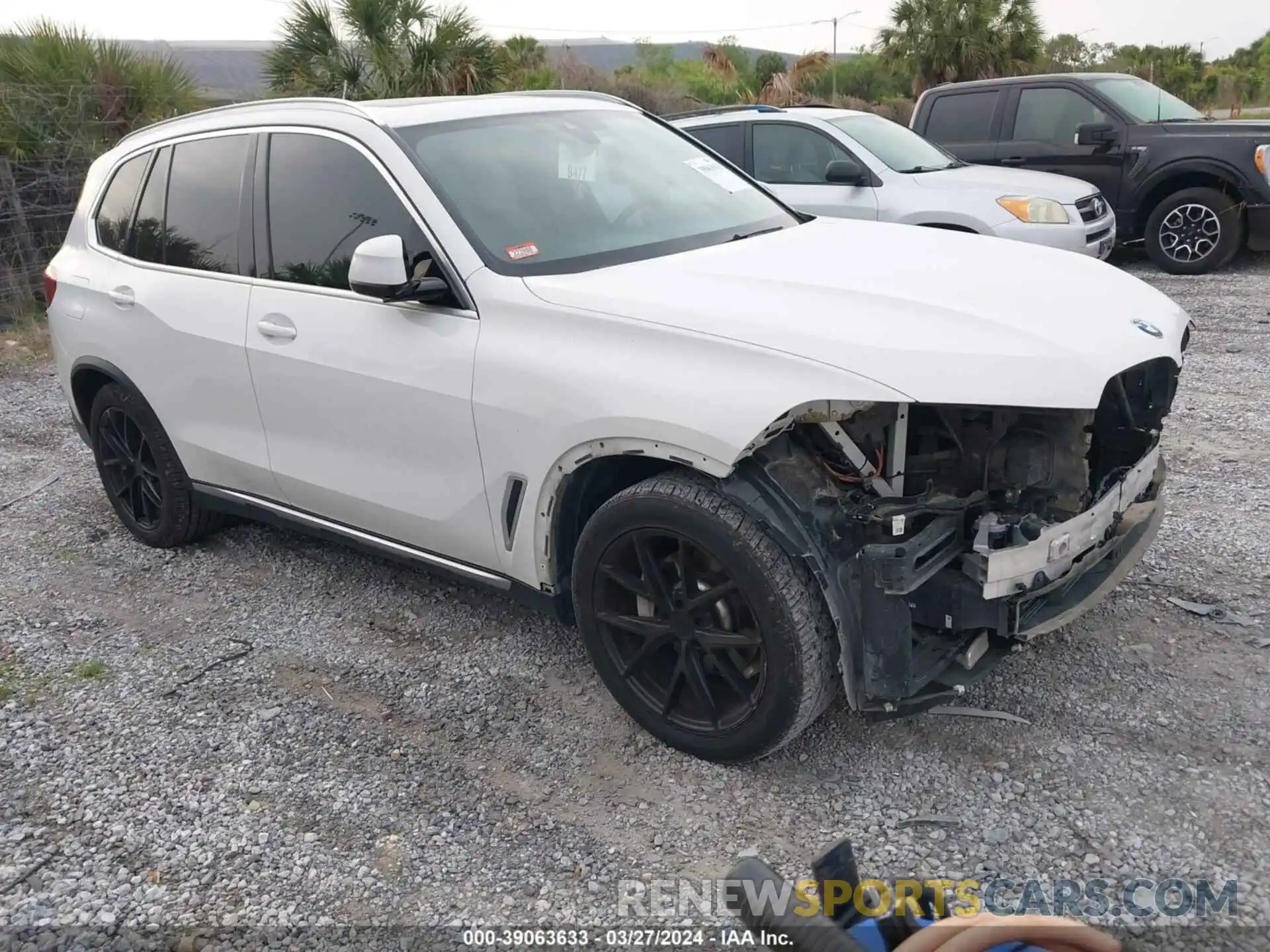 1 Фотография поврежденного автомобиля 5UXCR6C52KLL64840 BMW X5 2019