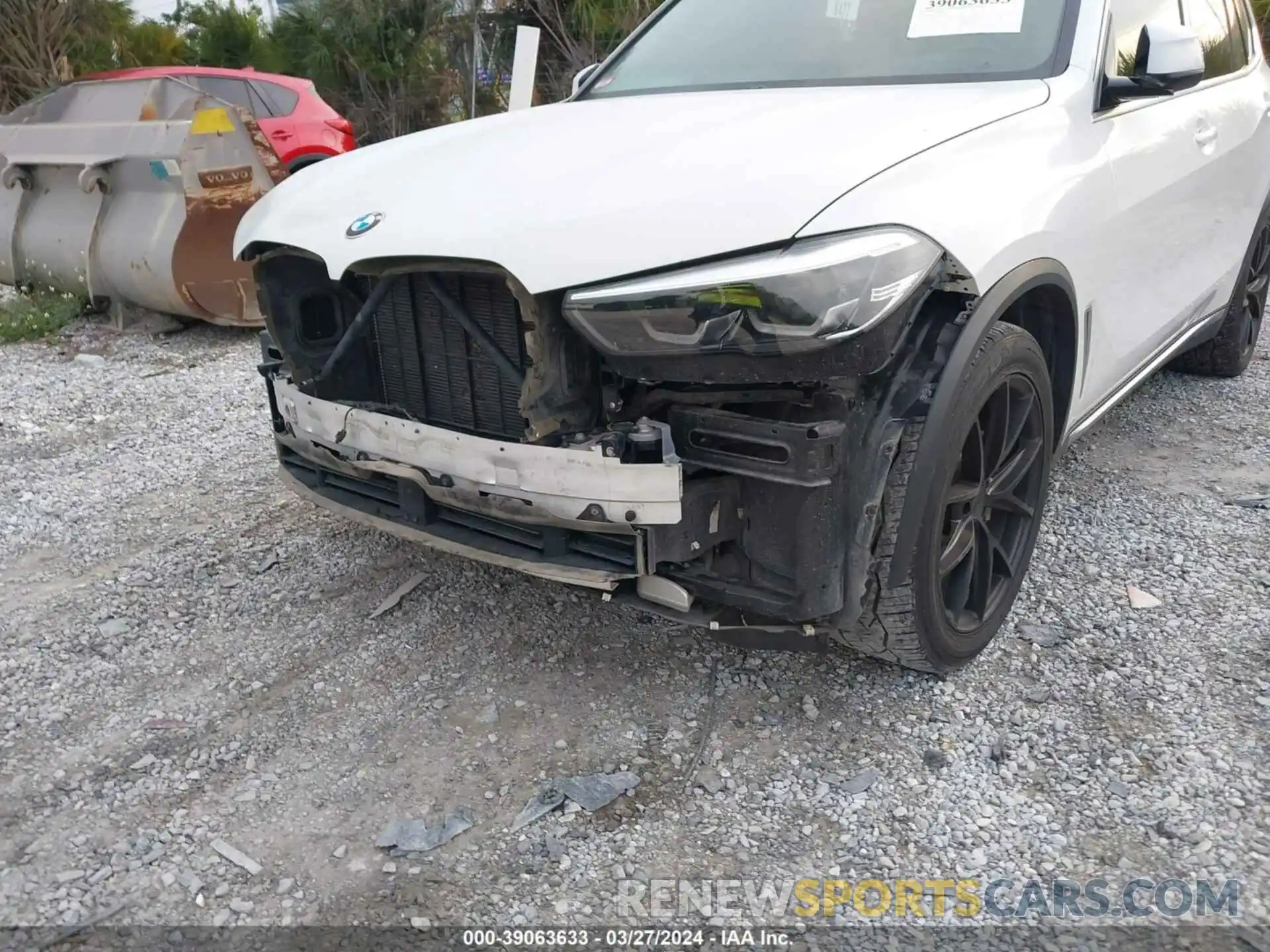 6 Photograph of a damaged car 5UXCR6C52KLL64840 BMW X5 2019