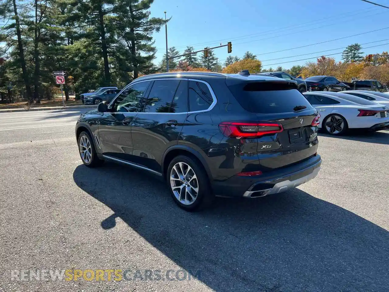 3 Photograph of a damaged car 5UXCR6C53KLL25514 BMW X5 2019