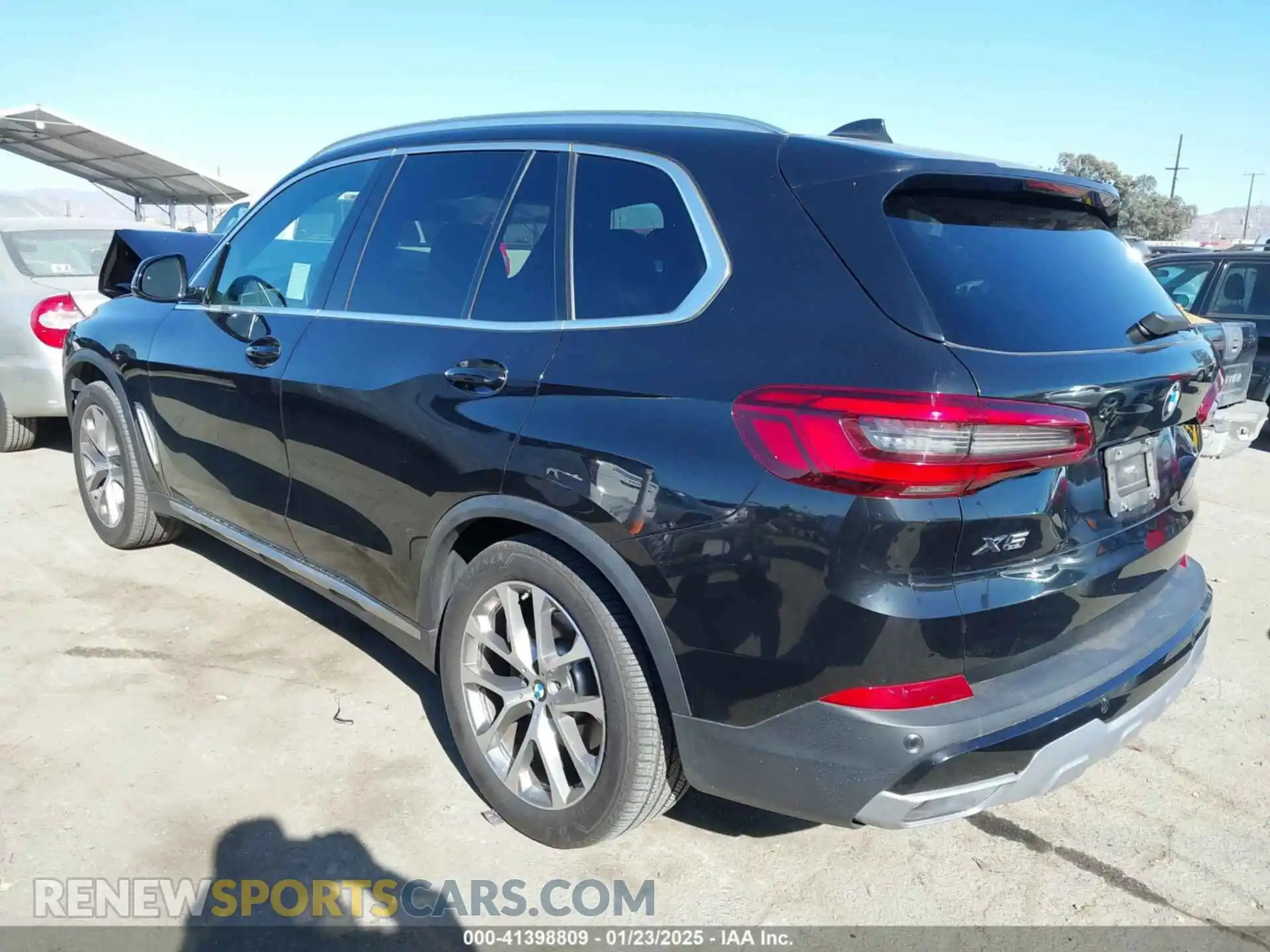 3 Photograph of a damaged car 5UXCR6C54KLL04798 BMW X5 2019