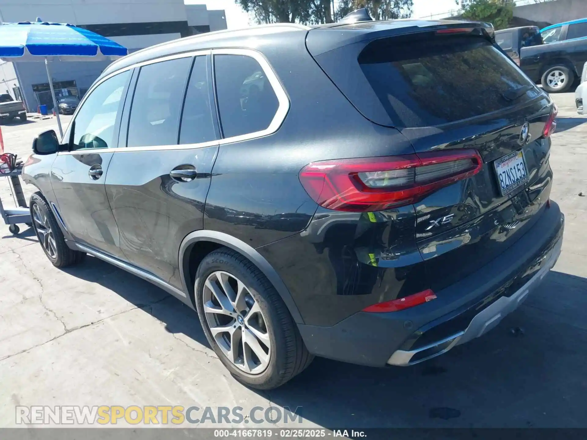 3 Photograph of a damaged car 5UXCR6C55KLB12325 BMW X5 2019