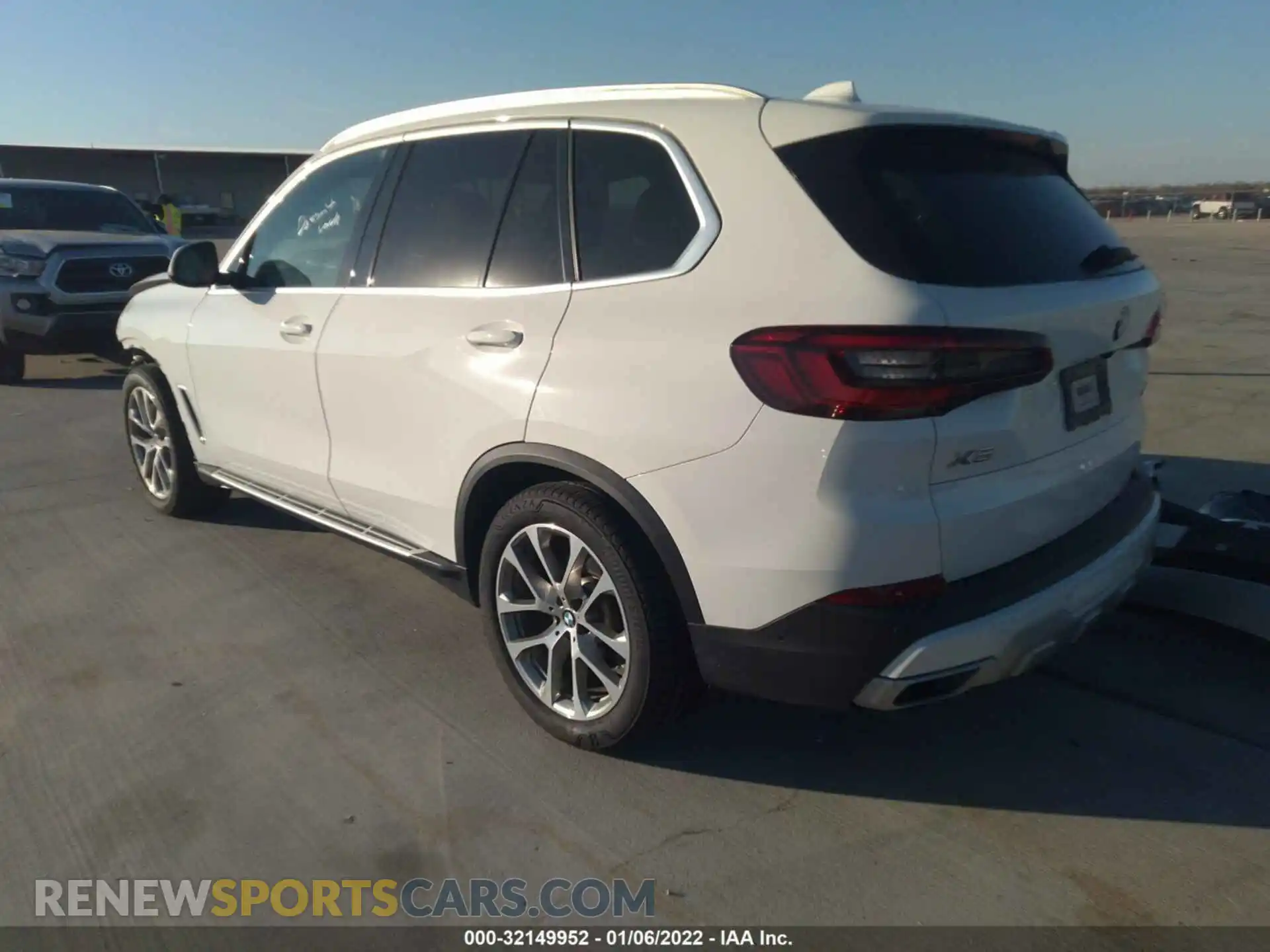 3 fotografías del automóvil dañado 5UXCR6C55KLL62824 BMW X5 2019