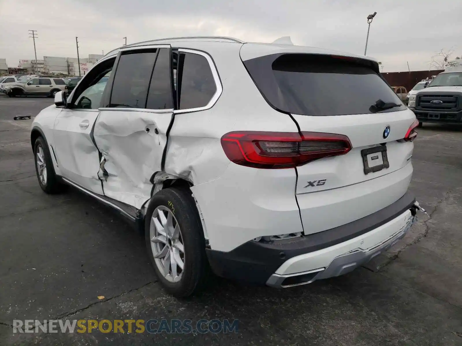 3 Photograph of a damaged car 5UXCR6C56KLL52142 BMW X5 2019