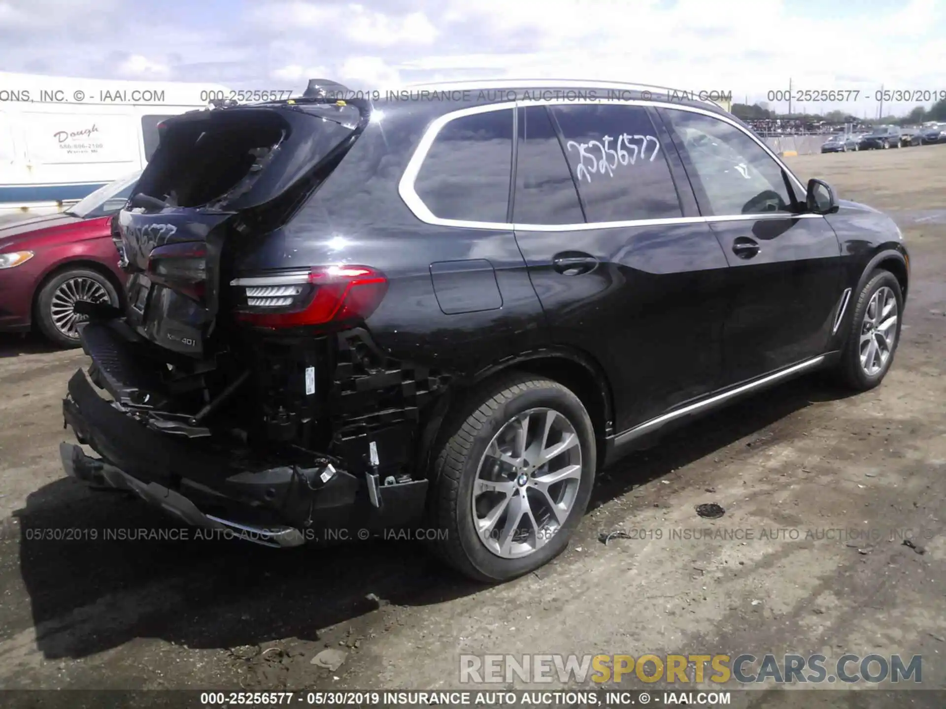 4 Photograph of a damaged car 5UXCR6C58KLL04741 BMW X5 2019