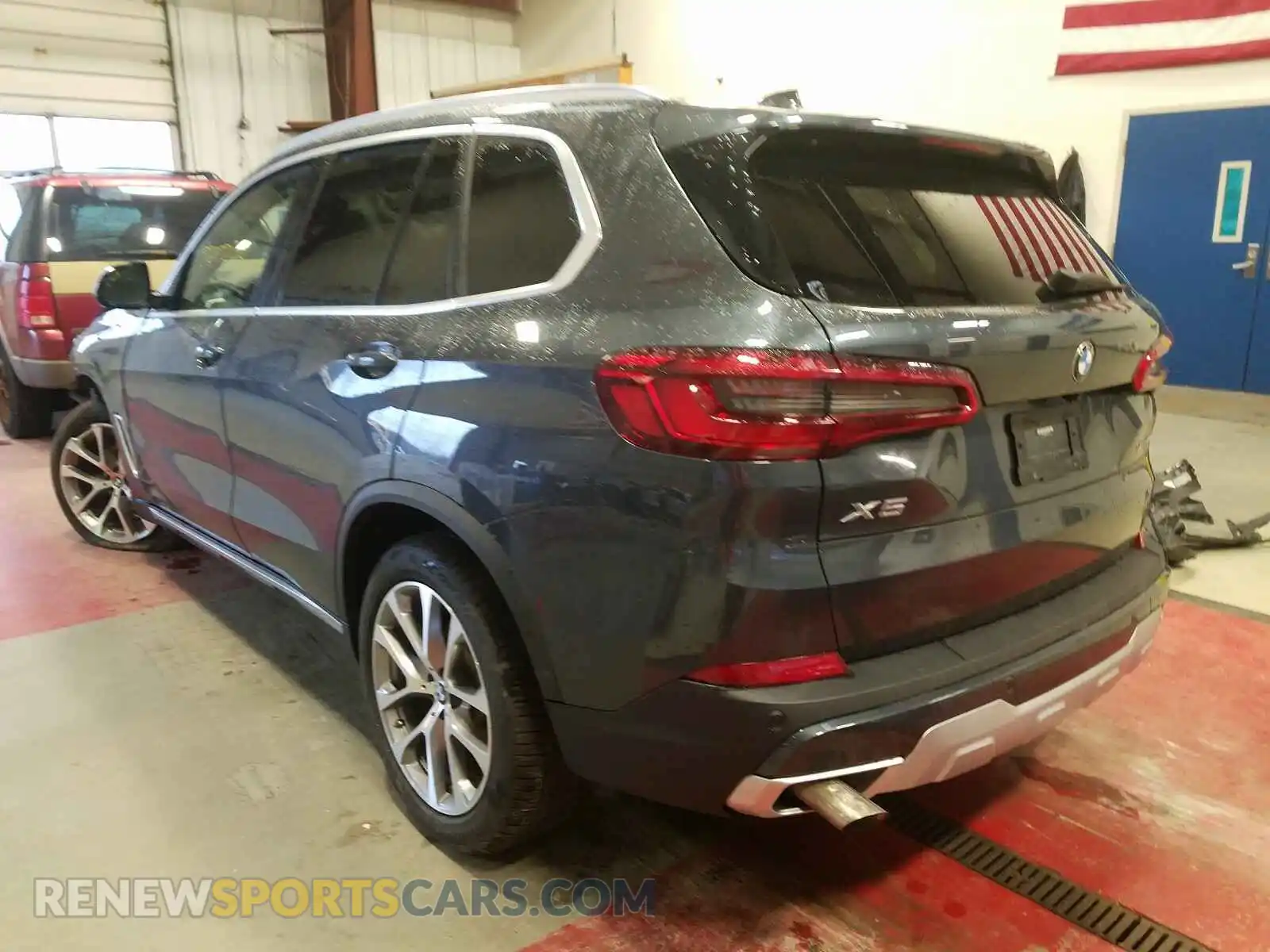 3 Photograph of a damaged car 5UXCR6C58KLL37478 BMW X5 2019
