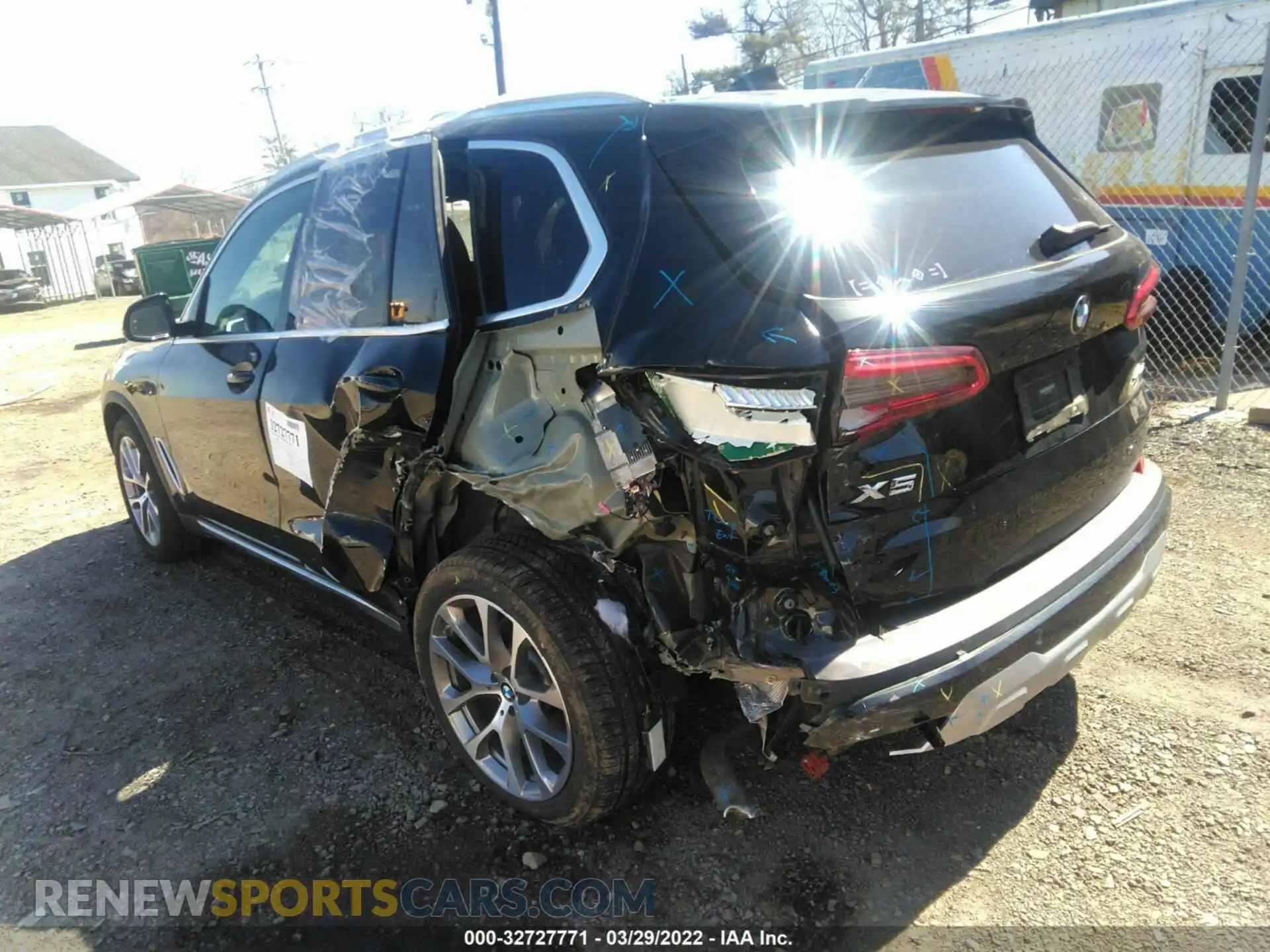 3 Photograph of a damaged car 5UXCR6C58KLL40543 BMW X5 2019