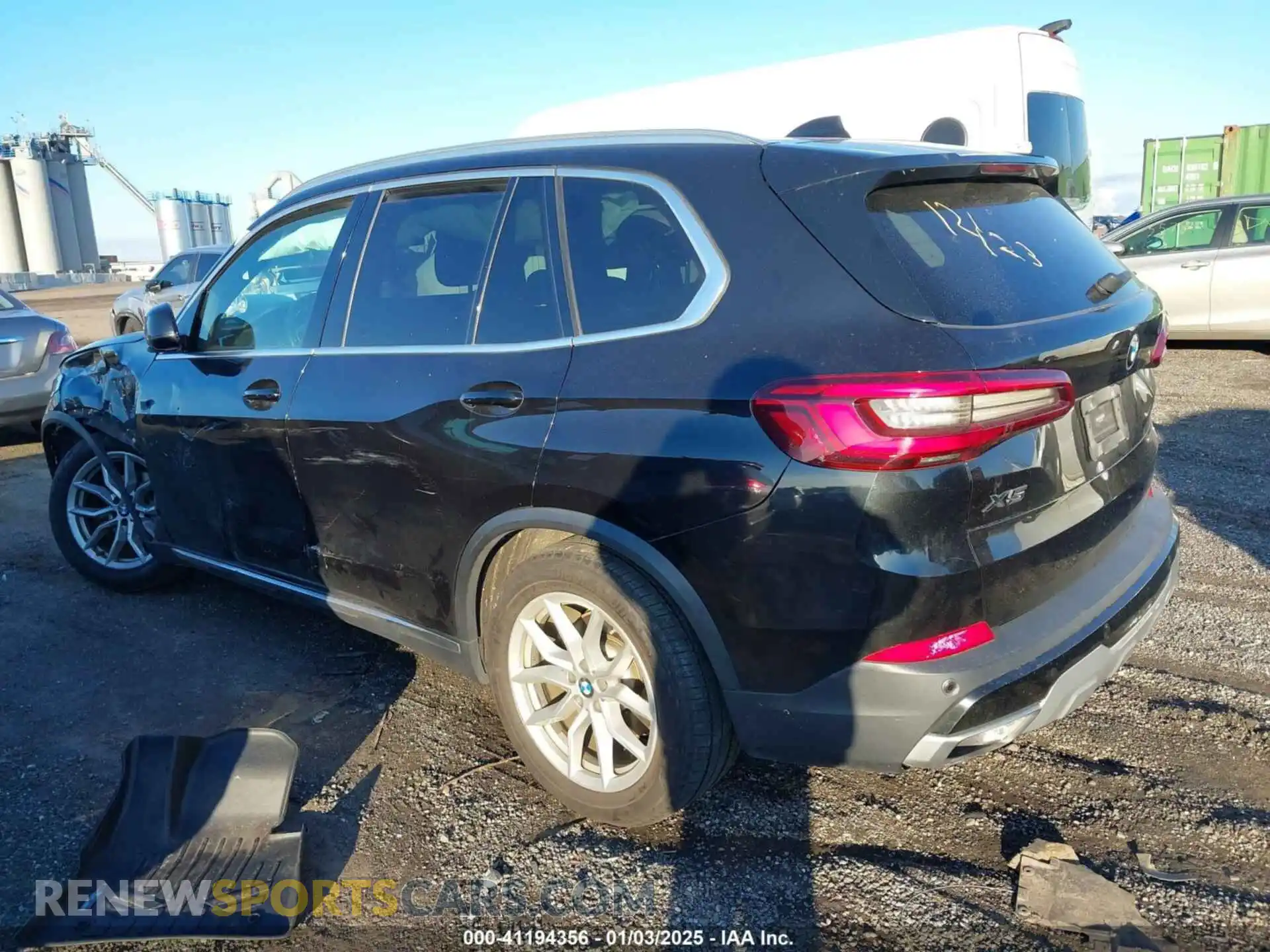 3 Photograph of a damaged car 5UXCR6C59KLL09124 BMW X5 2019