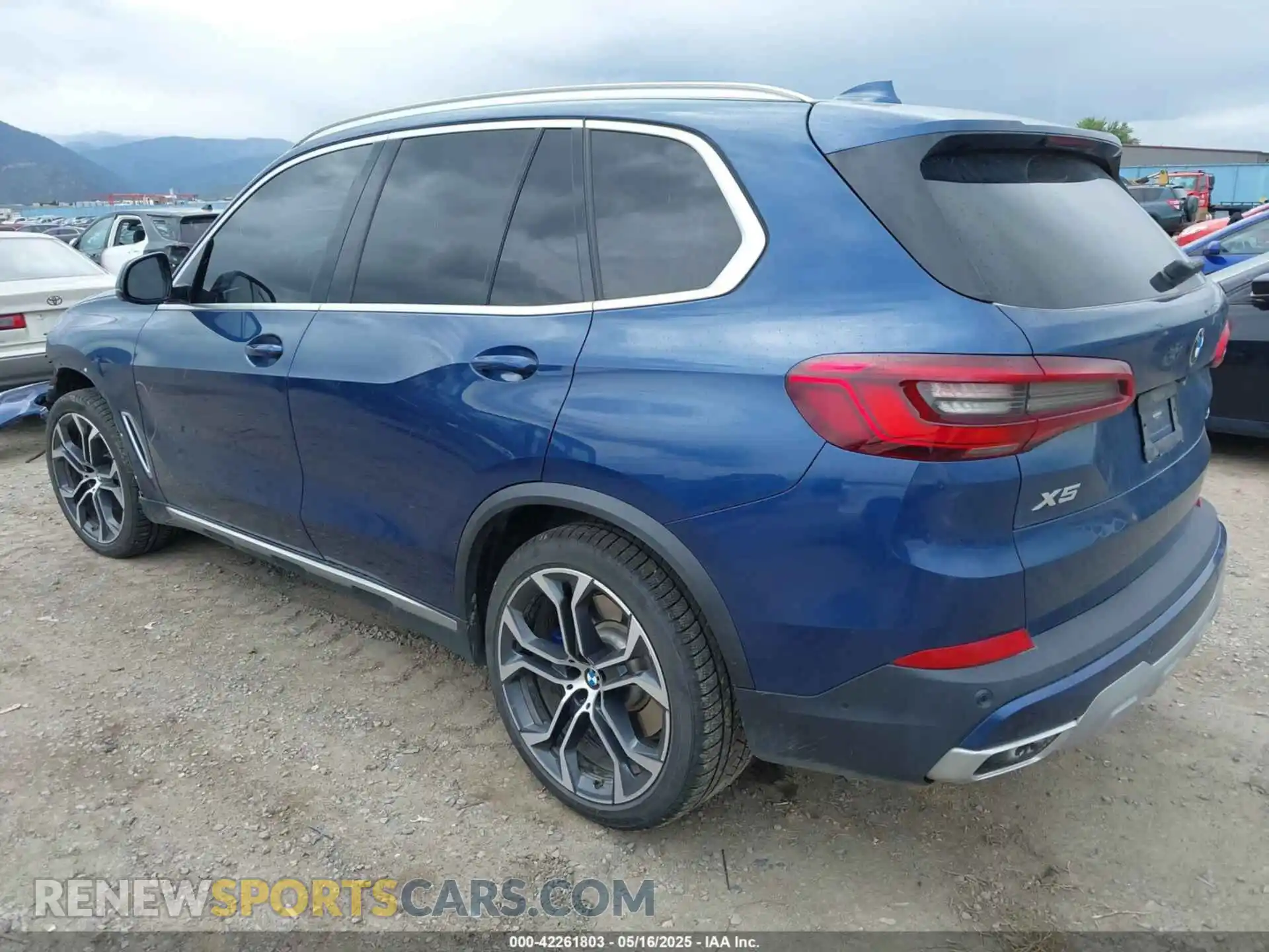 3 Photograph of a damaged car 5UXCR6C59KLL11200 BMW X5 2019
