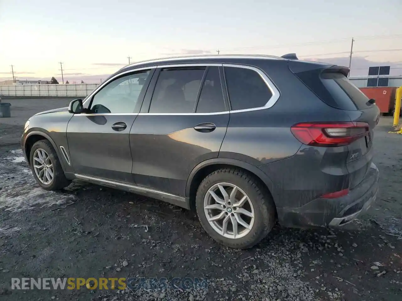 2 Photograph of a damaged car 5UXCR6C59KLL52104 BMW X5 2019