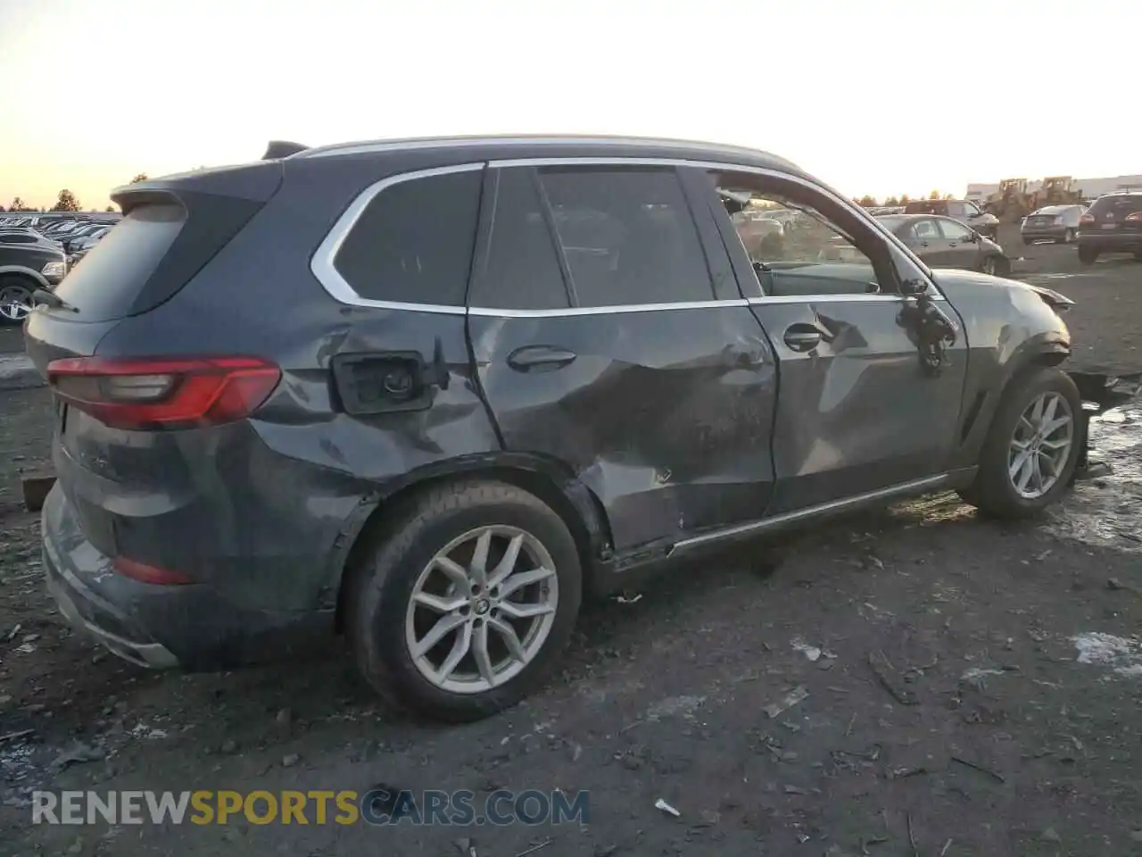 3 Photograph of a damaged car 5UXCR6C59KLL52104 BMW X5 2019