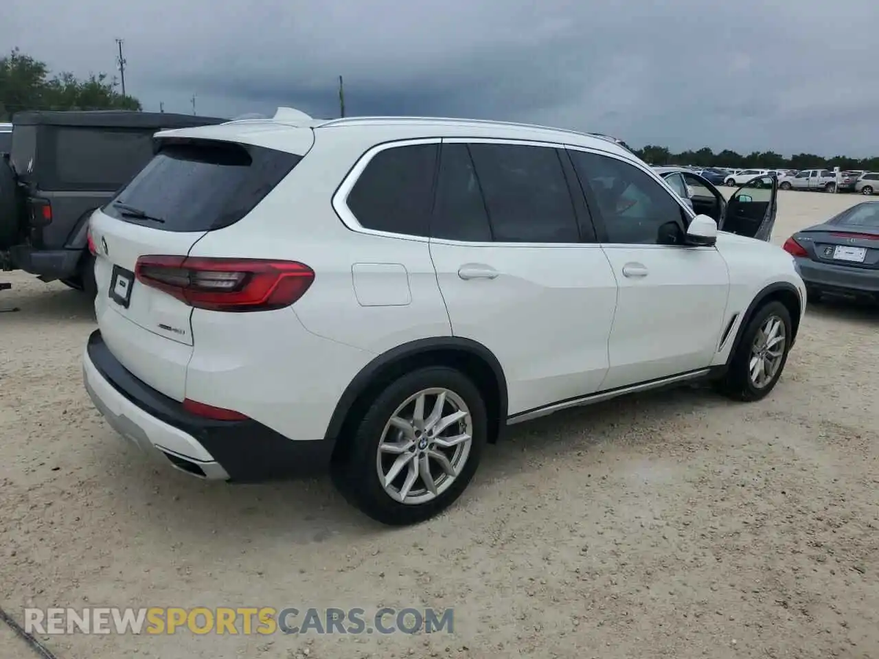 3 Photograph of a damaged car 5UXCR6C59KLL61045 BMW X5 2019
