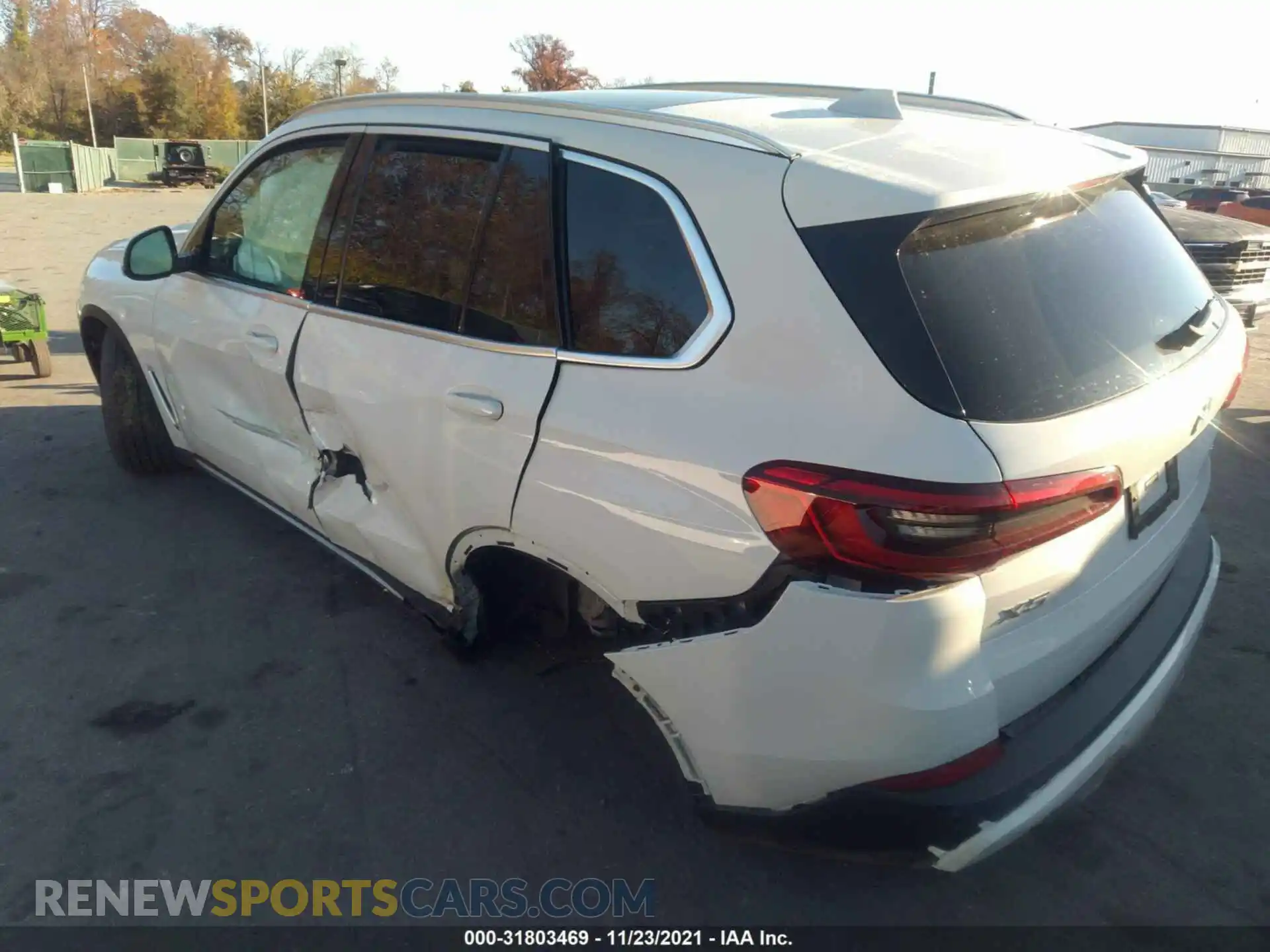3 Photograph of a damaged car 5UXCR6C5XKLL02702 BMW X5 2019