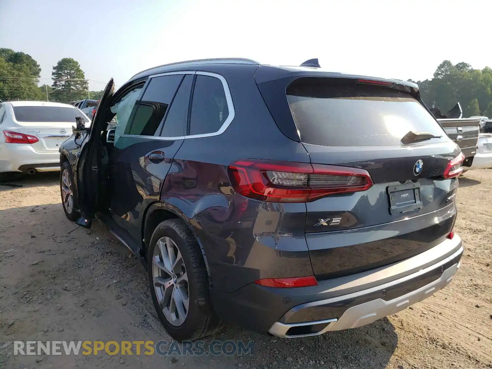3 Photograph of a damaged car 5UXCR6C5XKLL13182 BMW X5 2019