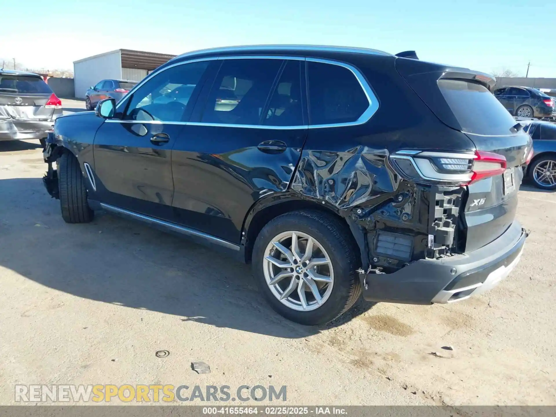 3 Photograph of a damaged car 5UXCR6C5XKLL39913 BMW X5 2019