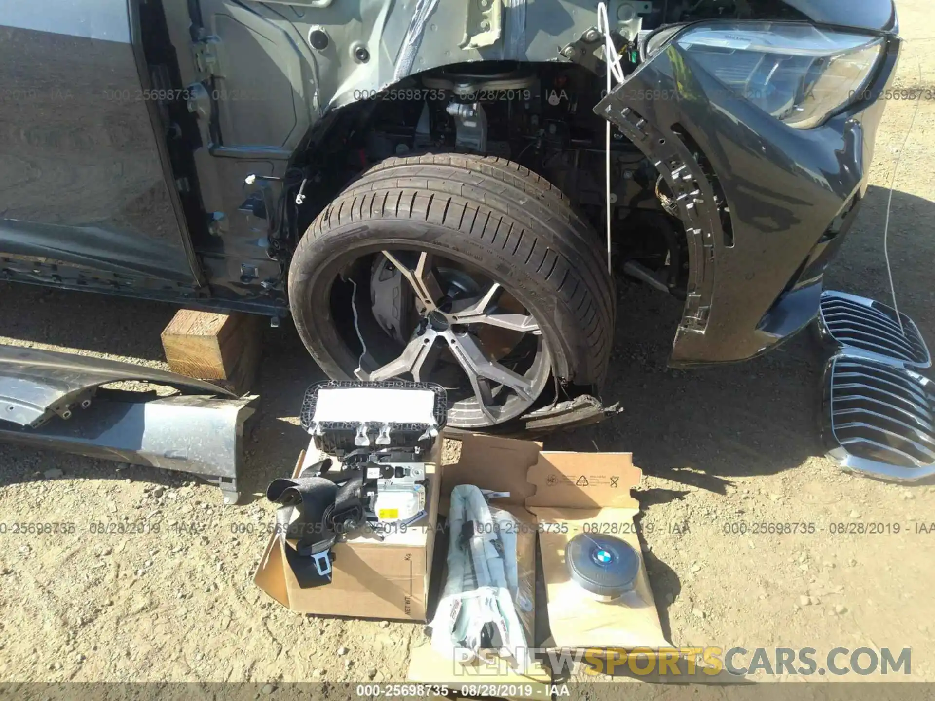 6 Photograph of a damaged car 5UXJU2C50KLN65201 BMW X5 2019