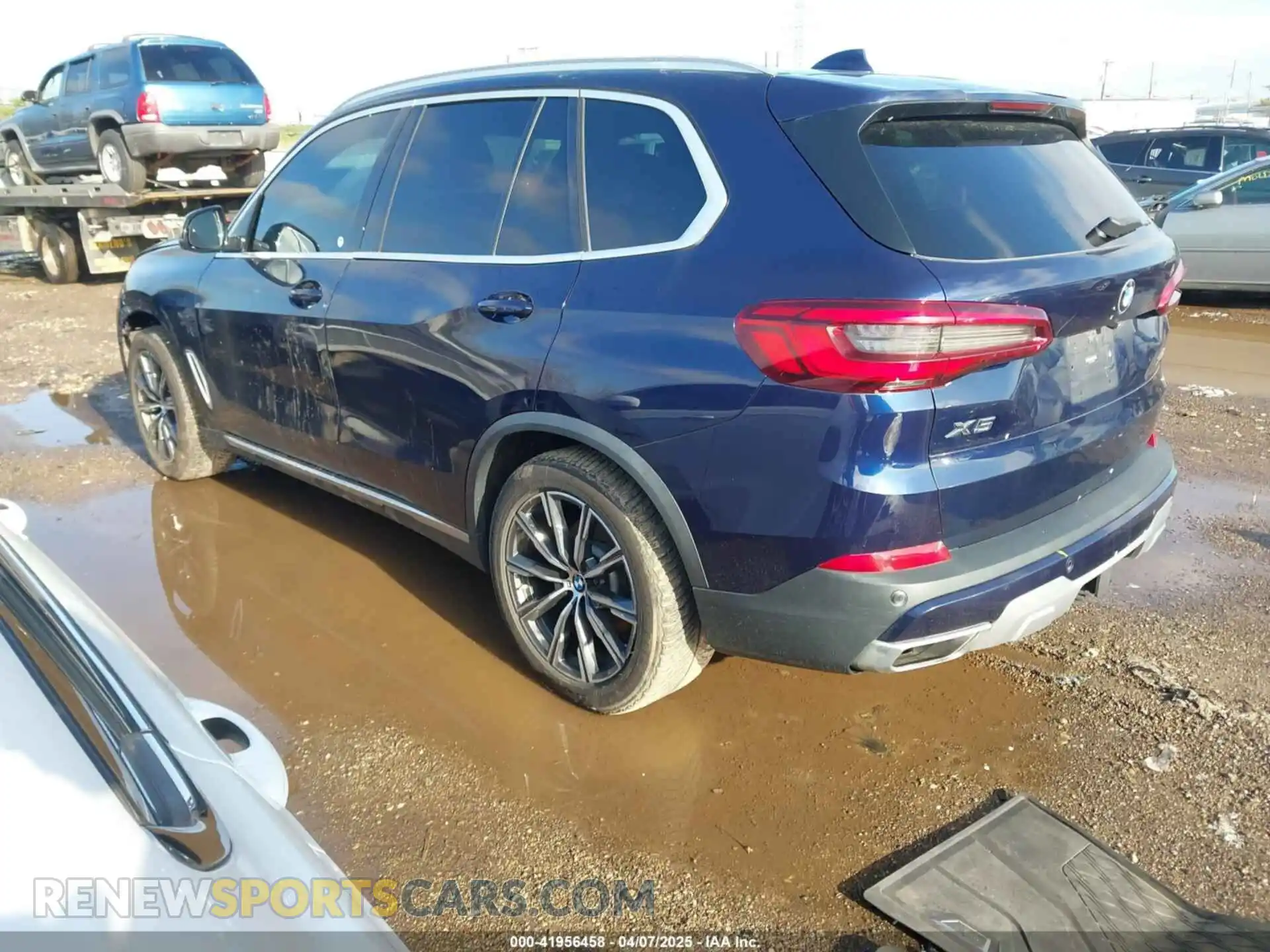 3 Photograph of a damaged car 5UXJU2C50KLN67353 BMW X5 2019