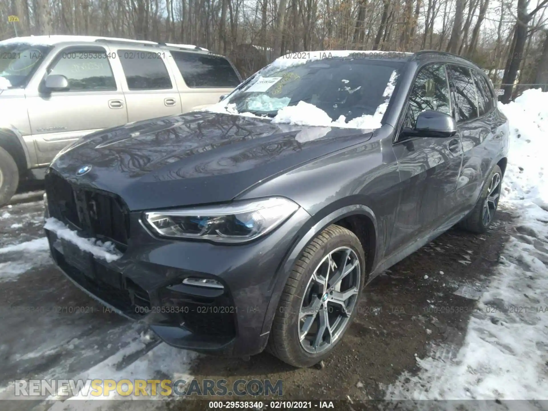 2 Photograph of a damaged car 5UXJU2C53KLN66195 BMW X5 2019