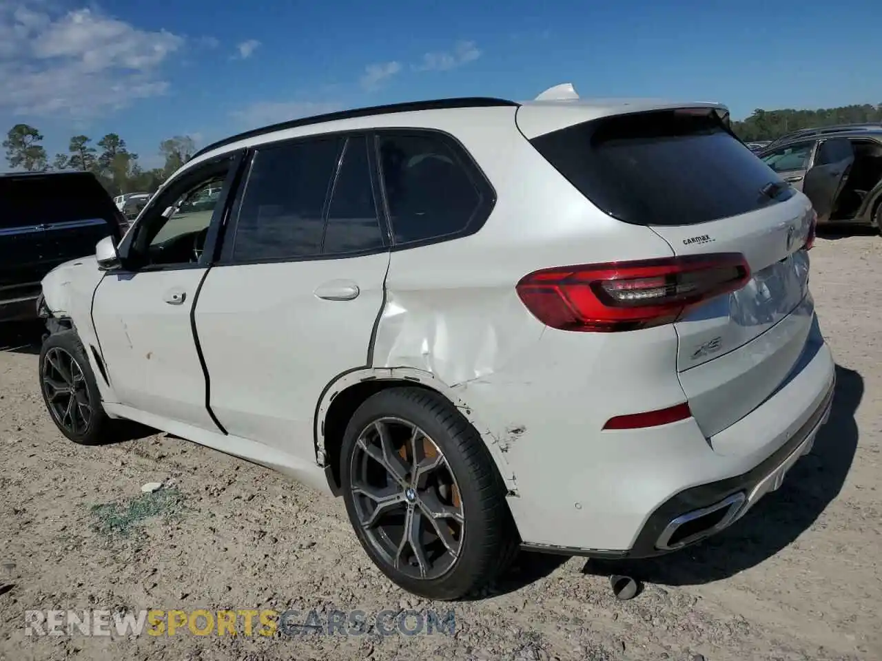 2 Photograph of a damaged car 5UXJU2C56KLB15622 BMW X5 2019