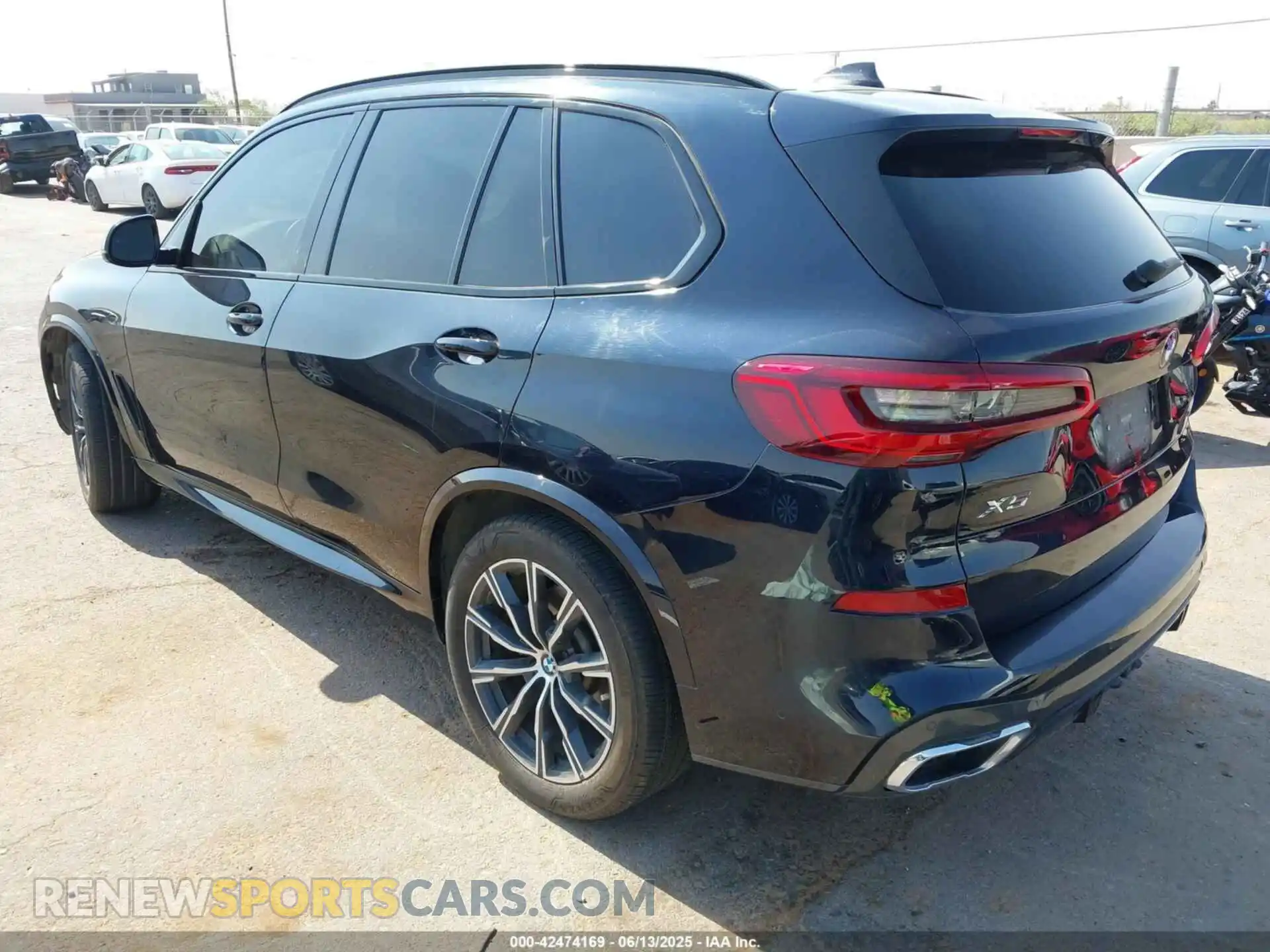 3 Photograph of a damaged car 5UXJU2C56KLN66062 BMW X5 2019
