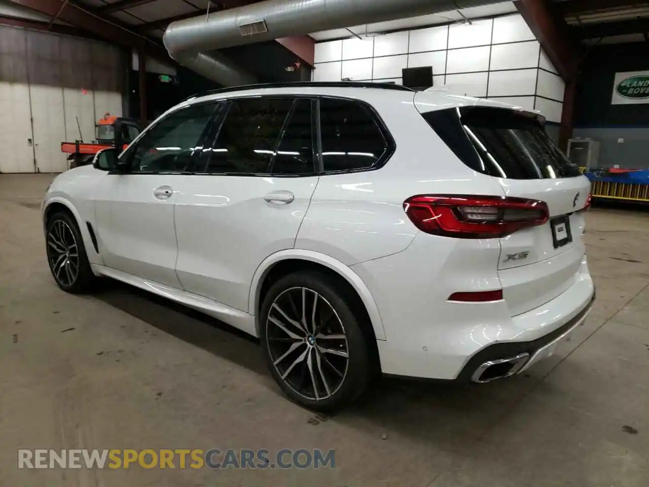2 Photograph of a damaged car 5UXJU2C56KLN66157 BMW X5 2019