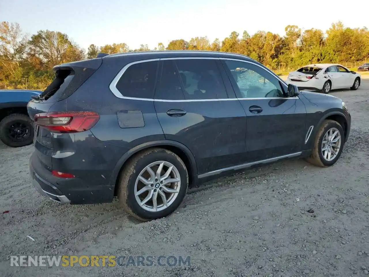 3 Photograph of a damaged car 5UXCR4C00L9B99641 BMW X5 2020