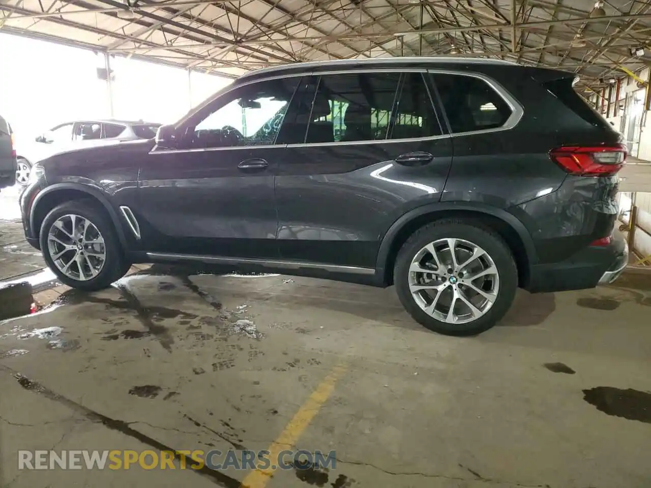 2 Photograph of a damaged car 5UXCR4C00LLT18580 BMW X5 2020