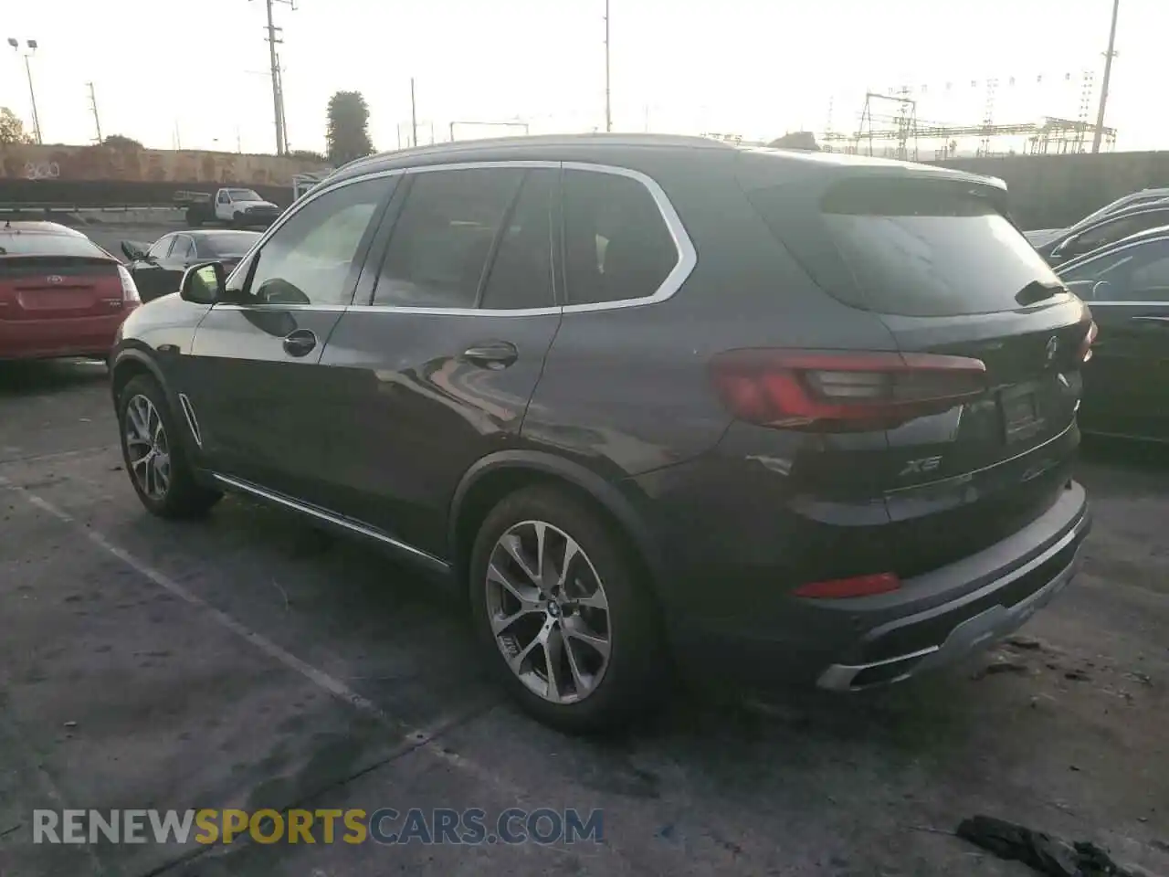 2 Photograph of a damaged car 5UXCR4C01L9C99683 BMW X5 2020