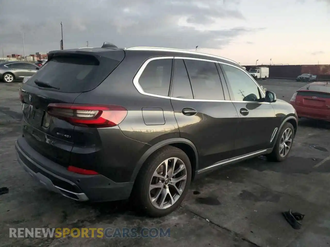 3 Photograph of a damaged car 5UXCR4C01L9C99683 BMW X5 2020