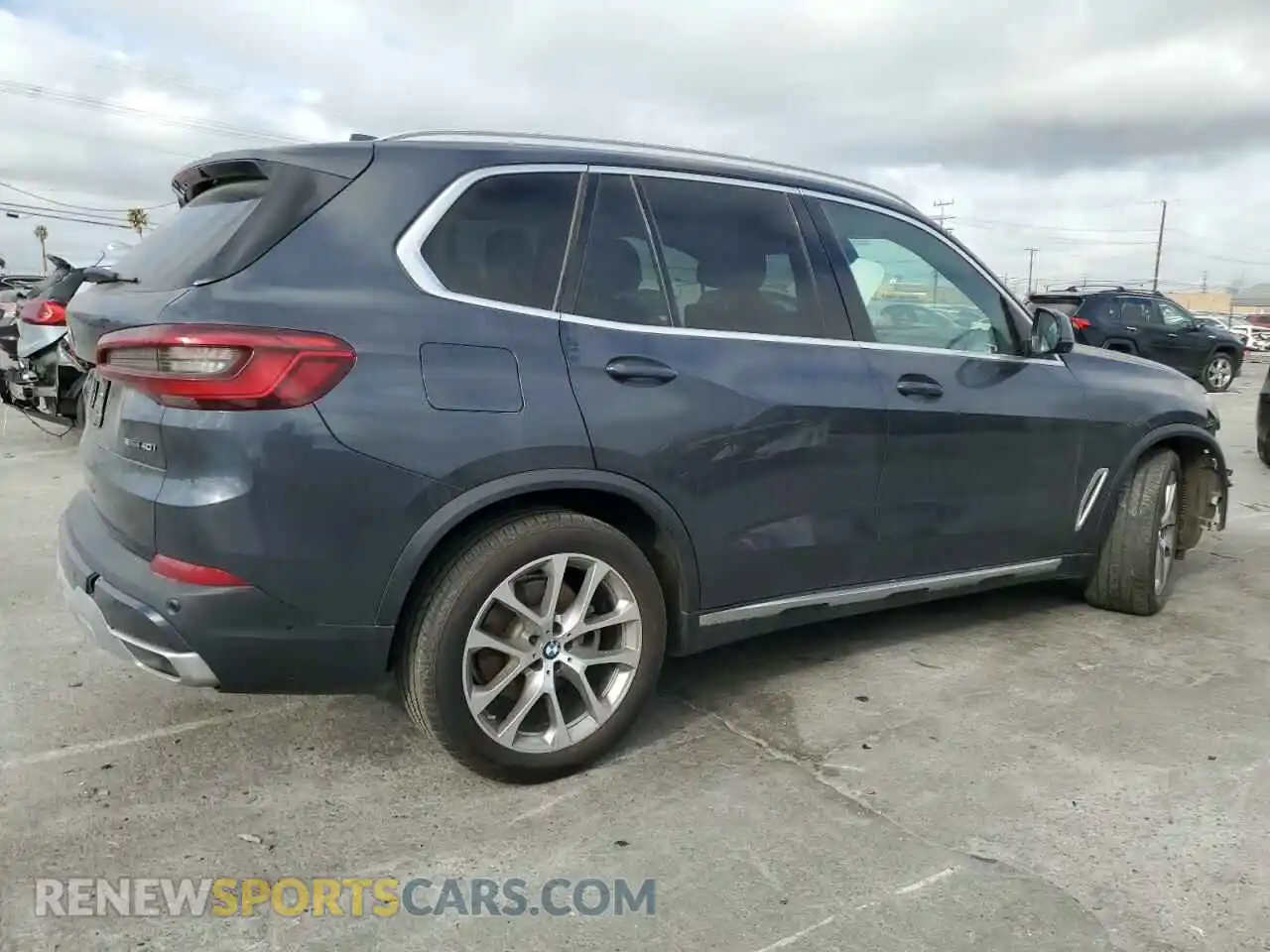 3 Photograph of a damaged car 5UXCR4C02L9B89483 BMW X5 2020