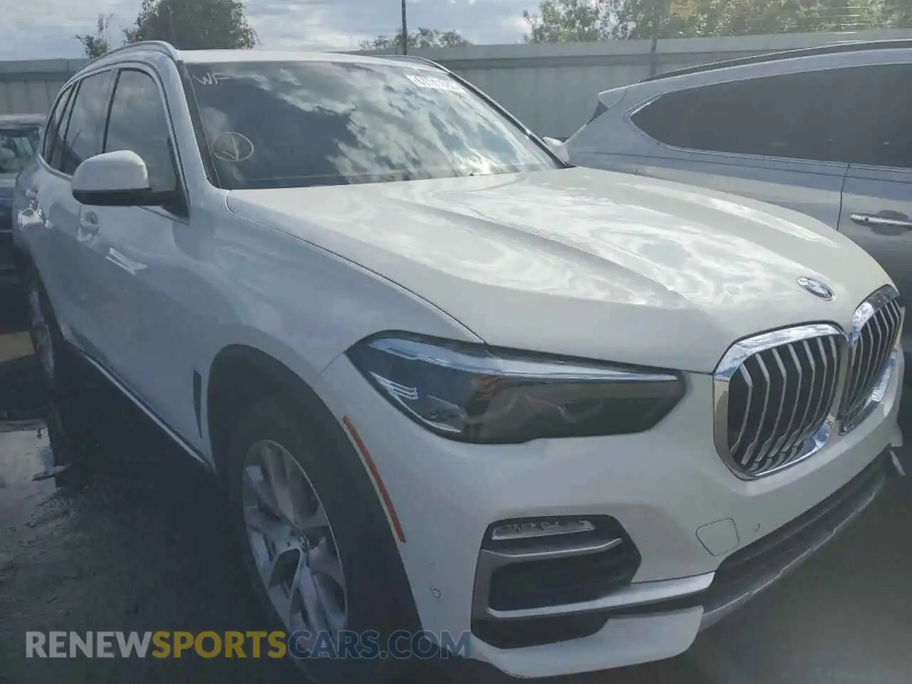 1 Photograph of a damaged car 5UXCR4C03L9C22166 BMW X5 2020