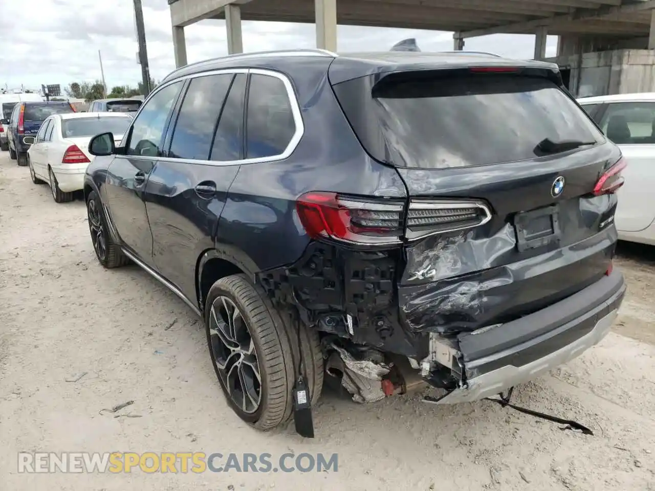 3 Photograph of a damaged car 5UXCR4C04LLE30589 BMW X5 2020