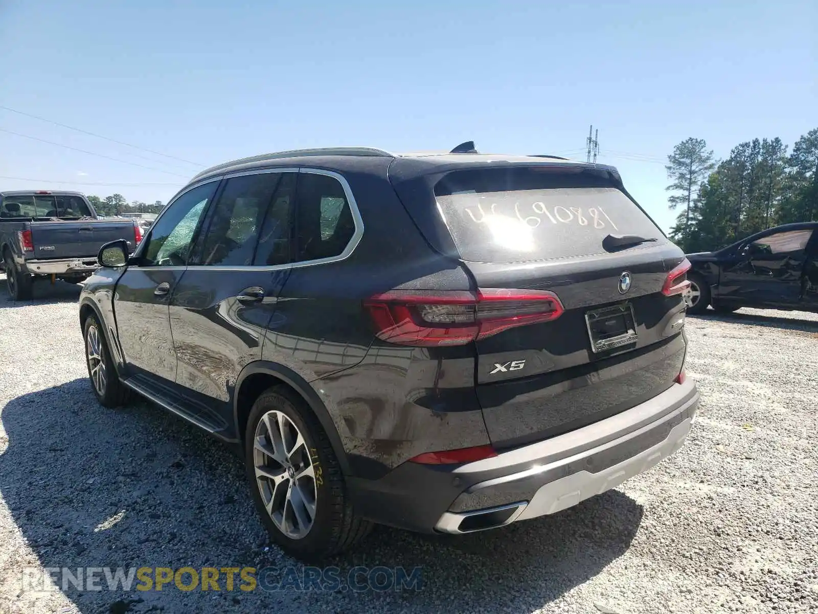 3 Photograph of a damaged car 5UXCR4C06LLT19653 BMW X5 2020