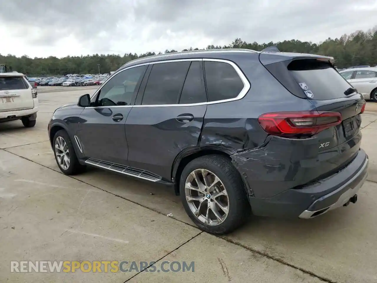 2 Photograph of a damaged car 5UXCR4C06LLT19748 BMW X5 2020