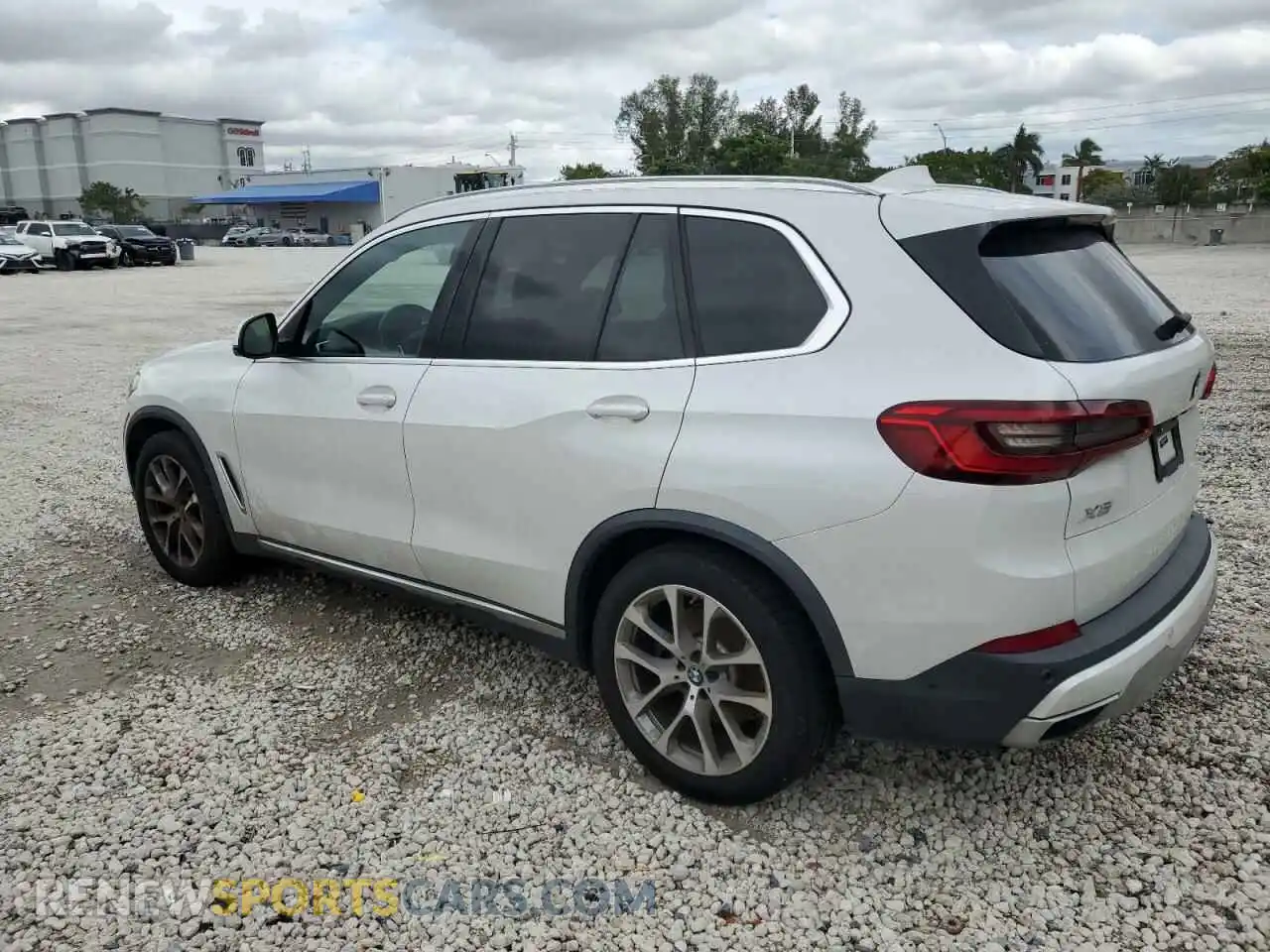 2 Photograph of a damaged car 5UXCR4C07LLT19323 BMW X5 2020